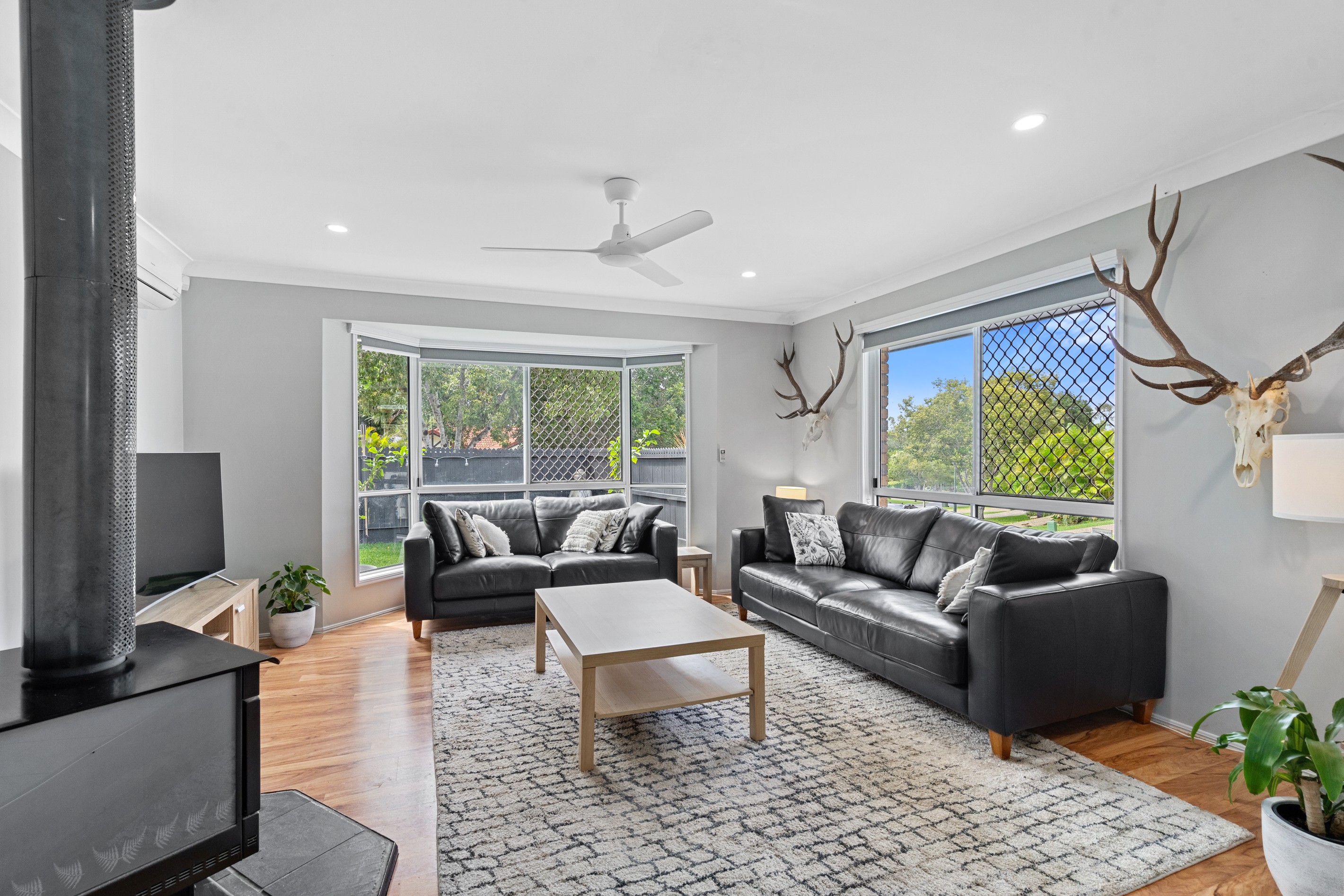 1 Amara Crescent, Forest Lake, QLD 4078