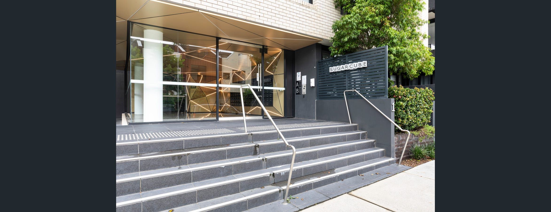 1109/1 Metters Street — photo 13 of 15
