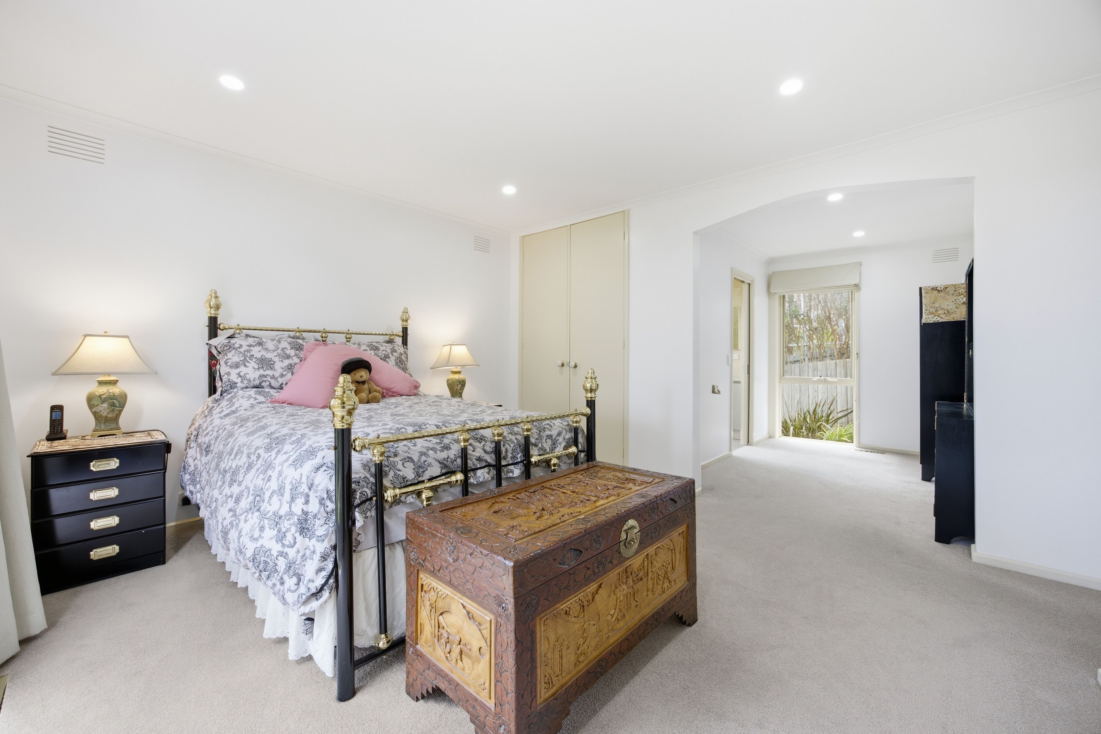 2 Nicholas Court — photo 10 of 17