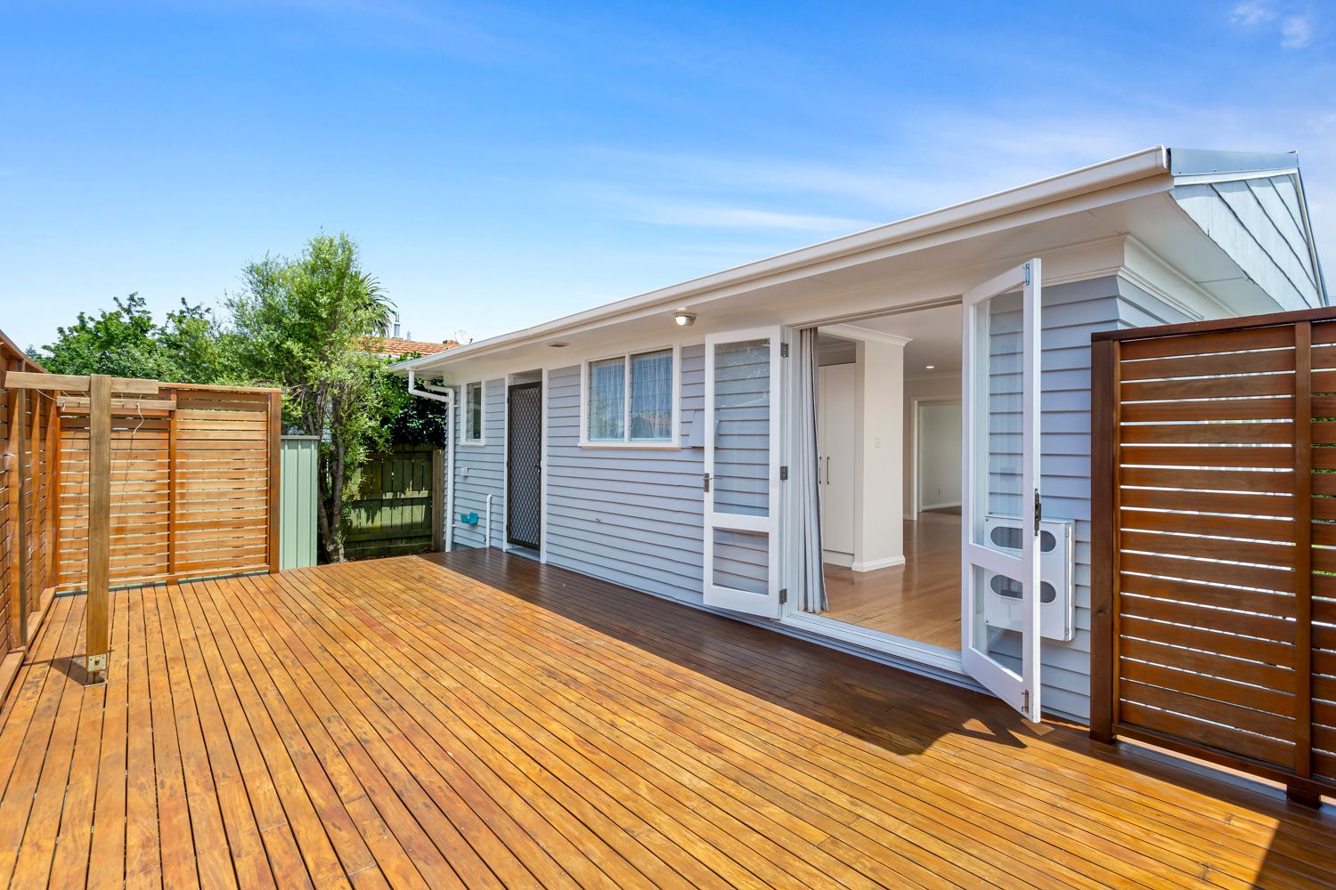 9 Woodward Avenue, Mangere Bridge, Manukau City