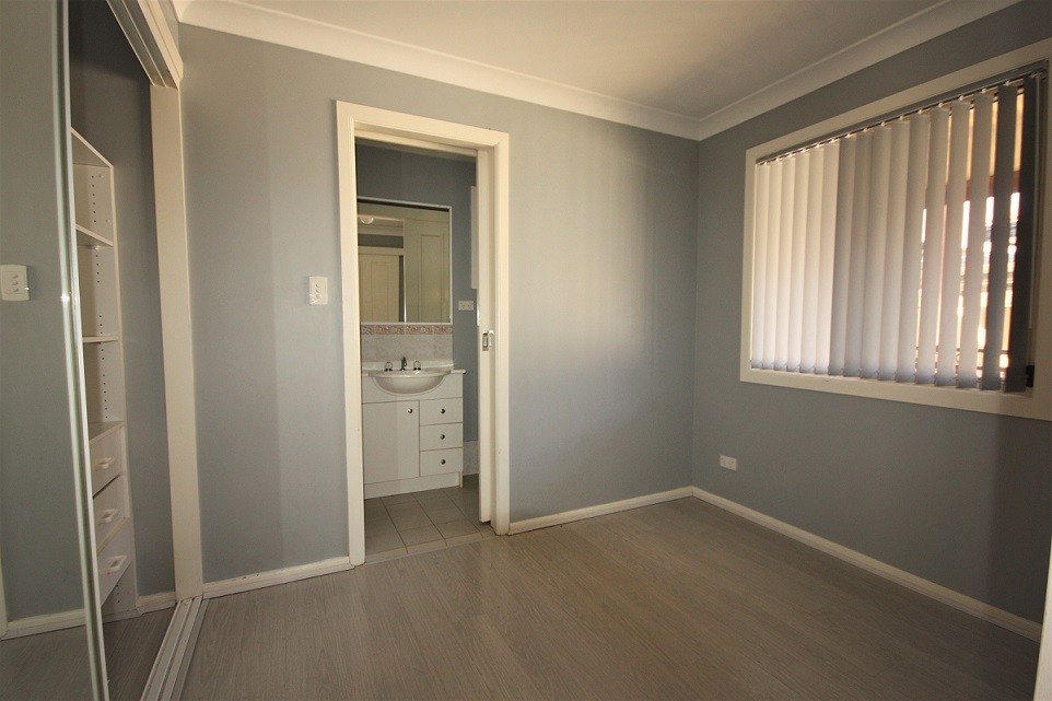 51A Campbellfield Avenue, Bradbury, NSW 2560