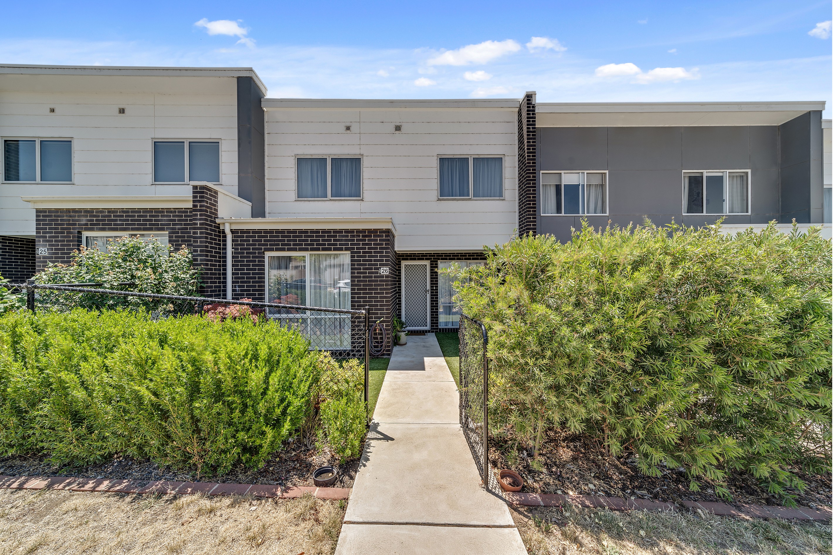 26/11 Castan Street, COOMBS, ACT 2611