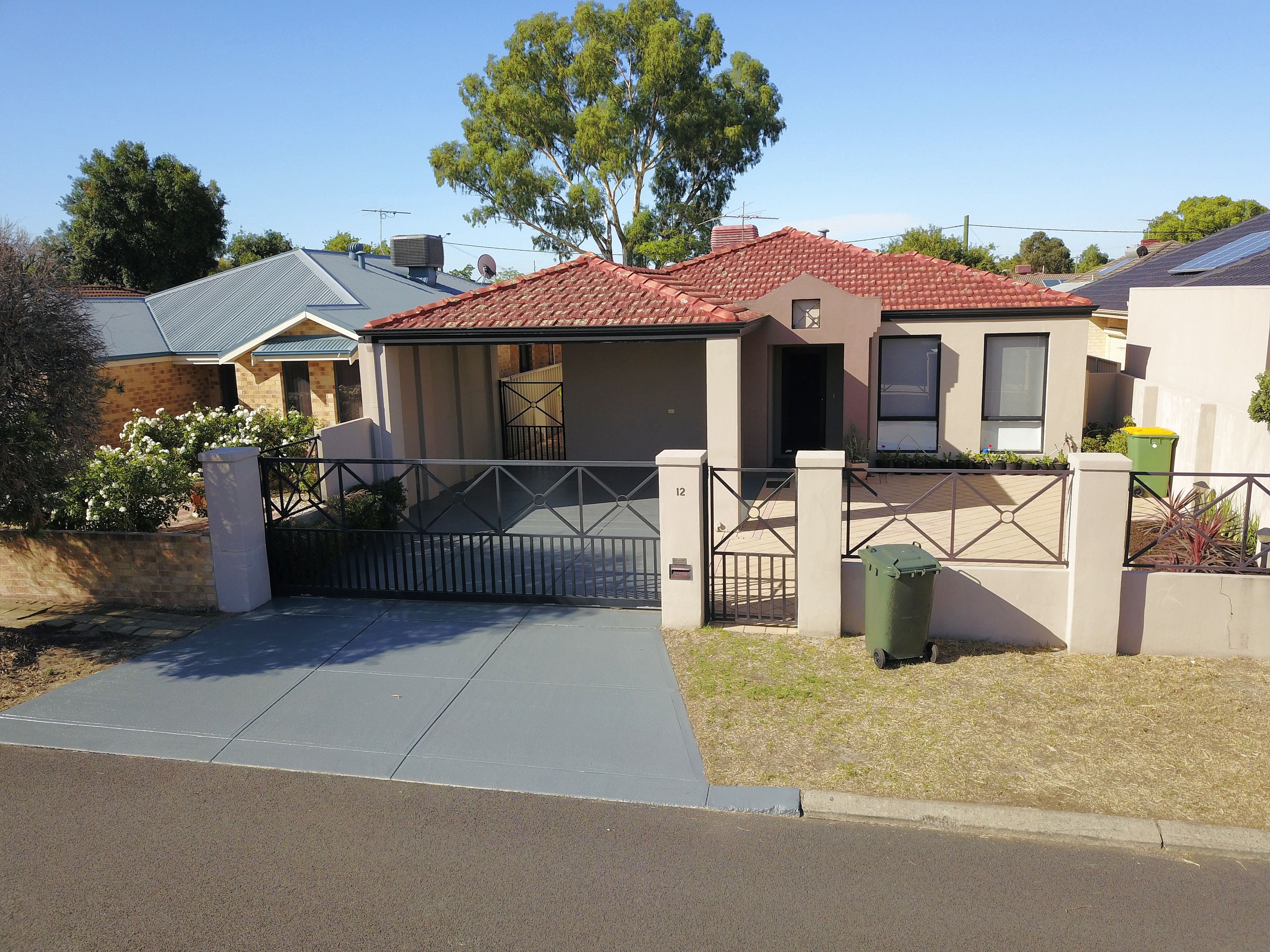 12 Walton Street, Queens Park WA 6107