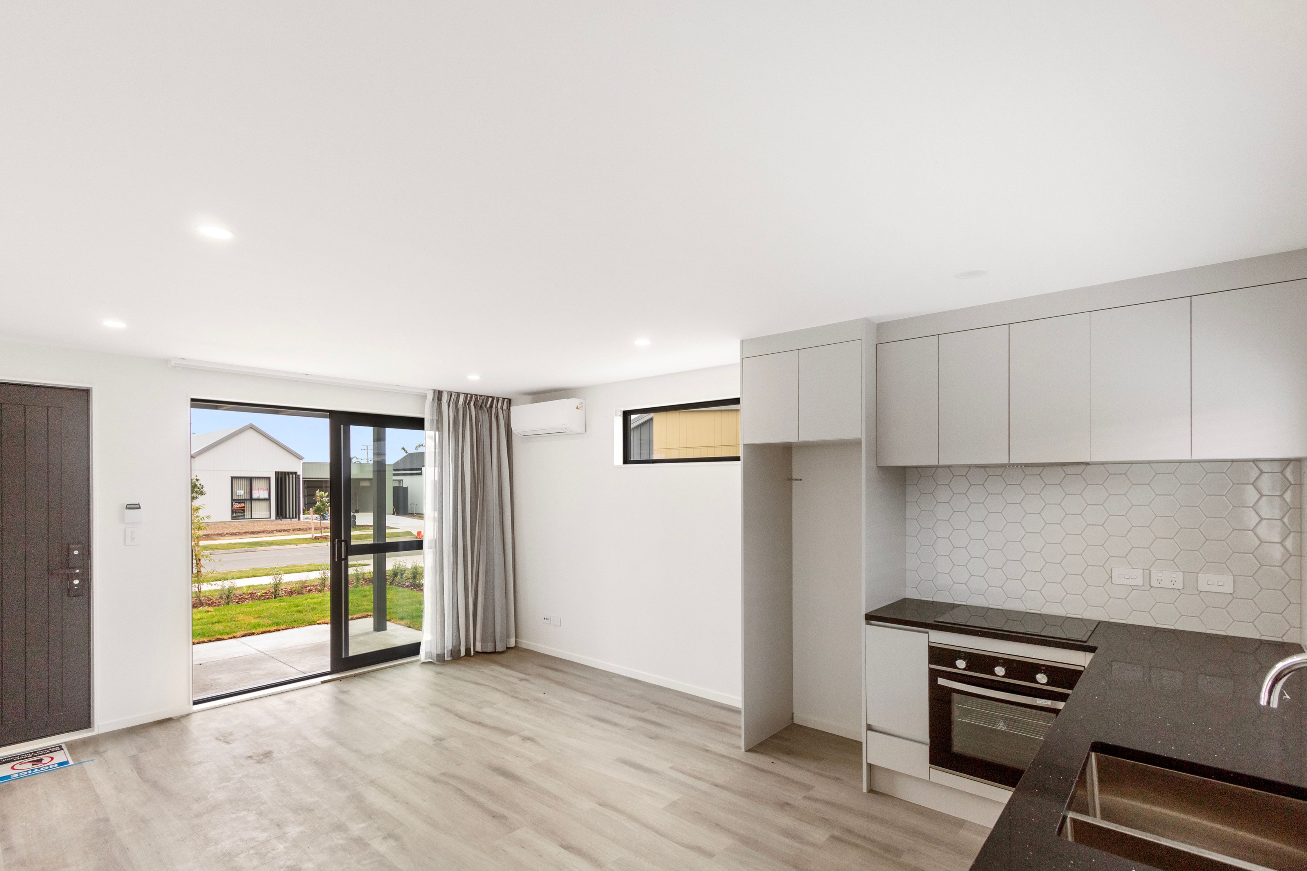 27b Ferndale Road, Kawakawa Bay, Manukau City