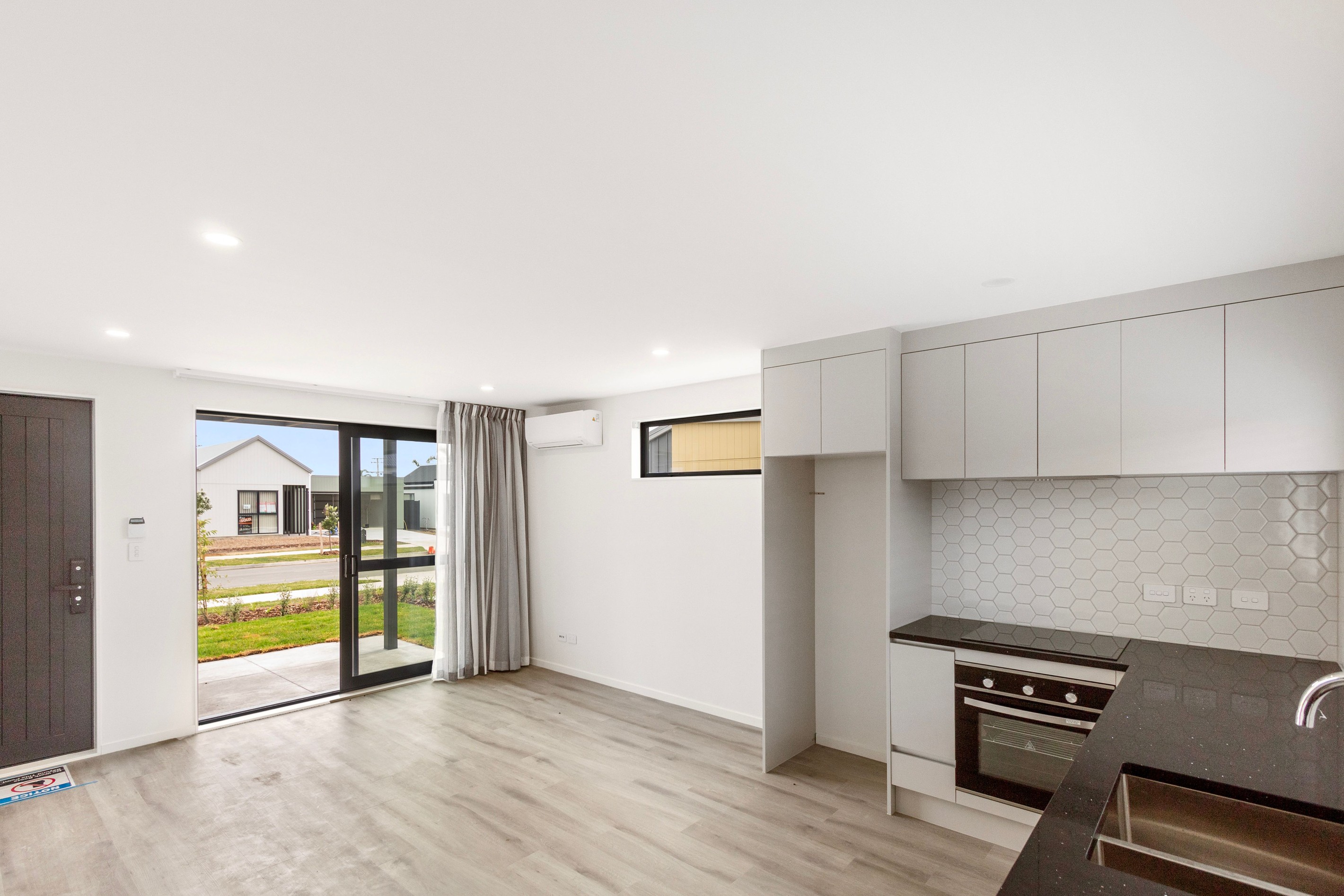 27b Ferndale Road, Kawakawa Bay, Manukau City