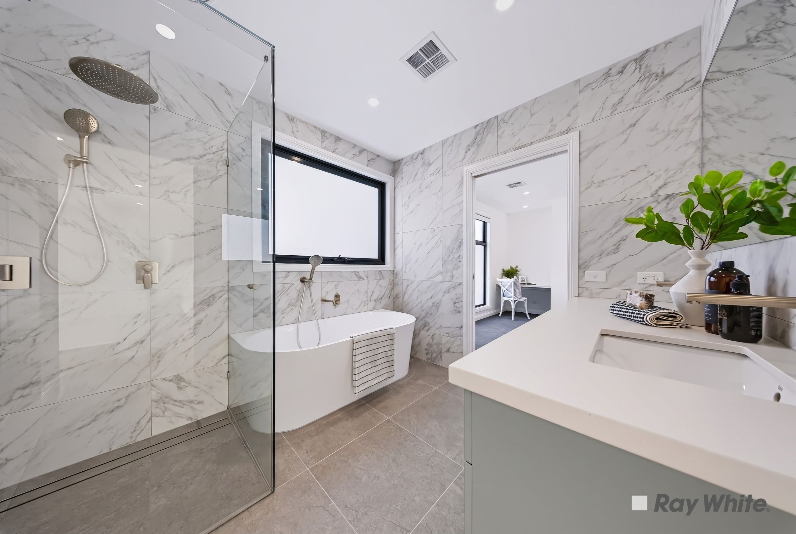 8 Mclean Crescent — photo 18 of 30