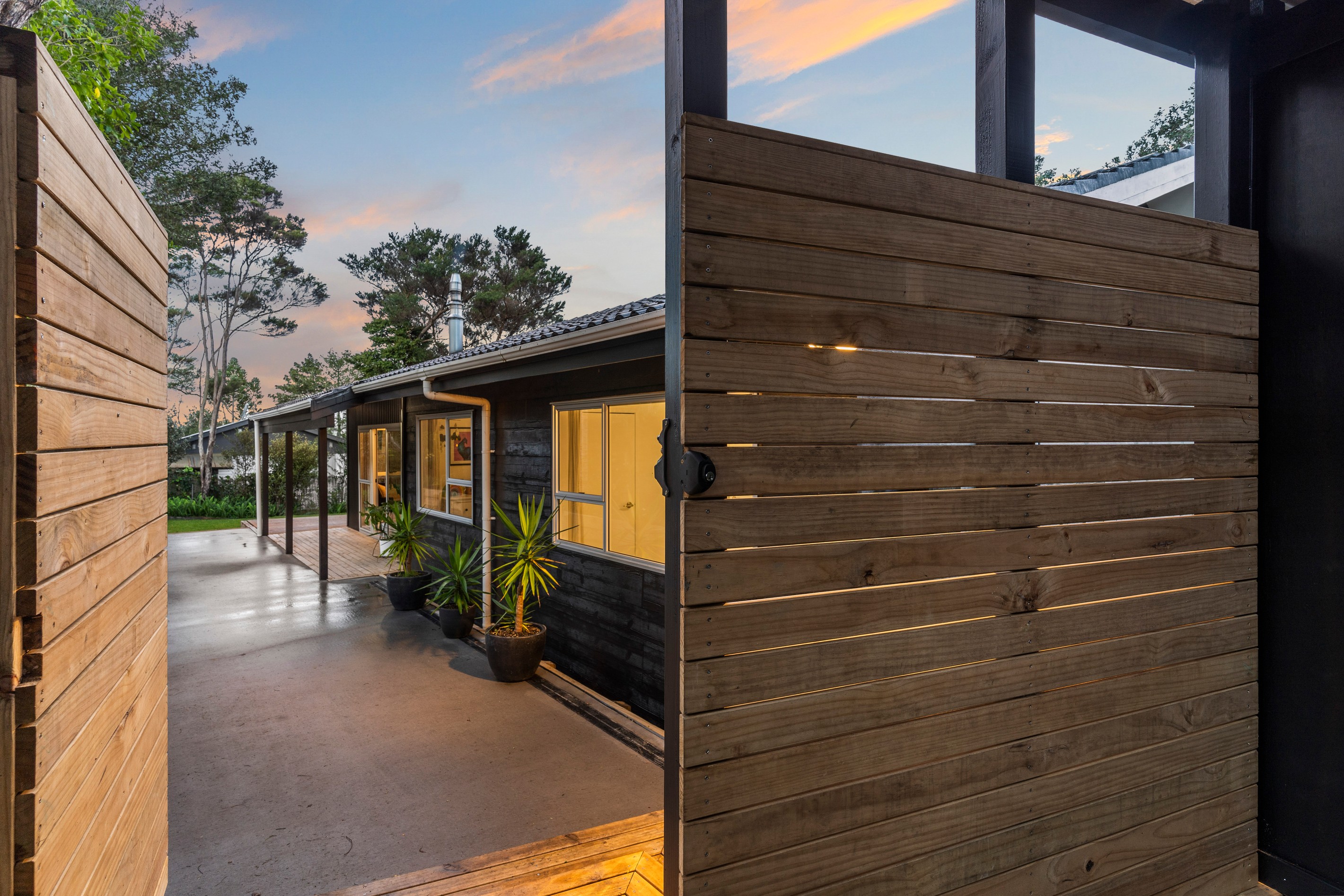 18 West Glade Crescent, Birkenhead, North Shore City