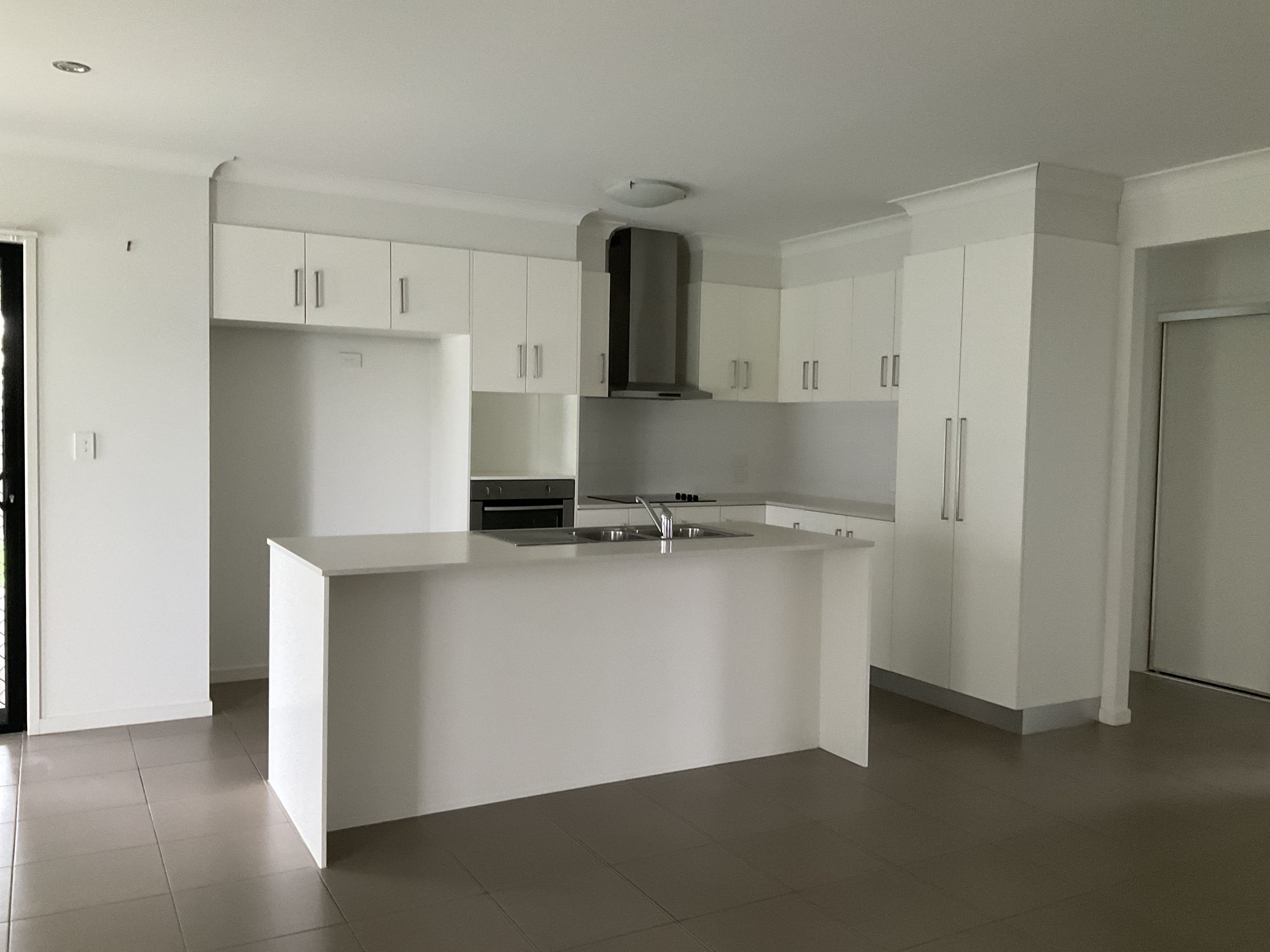 Yamanto, QLD 4305
