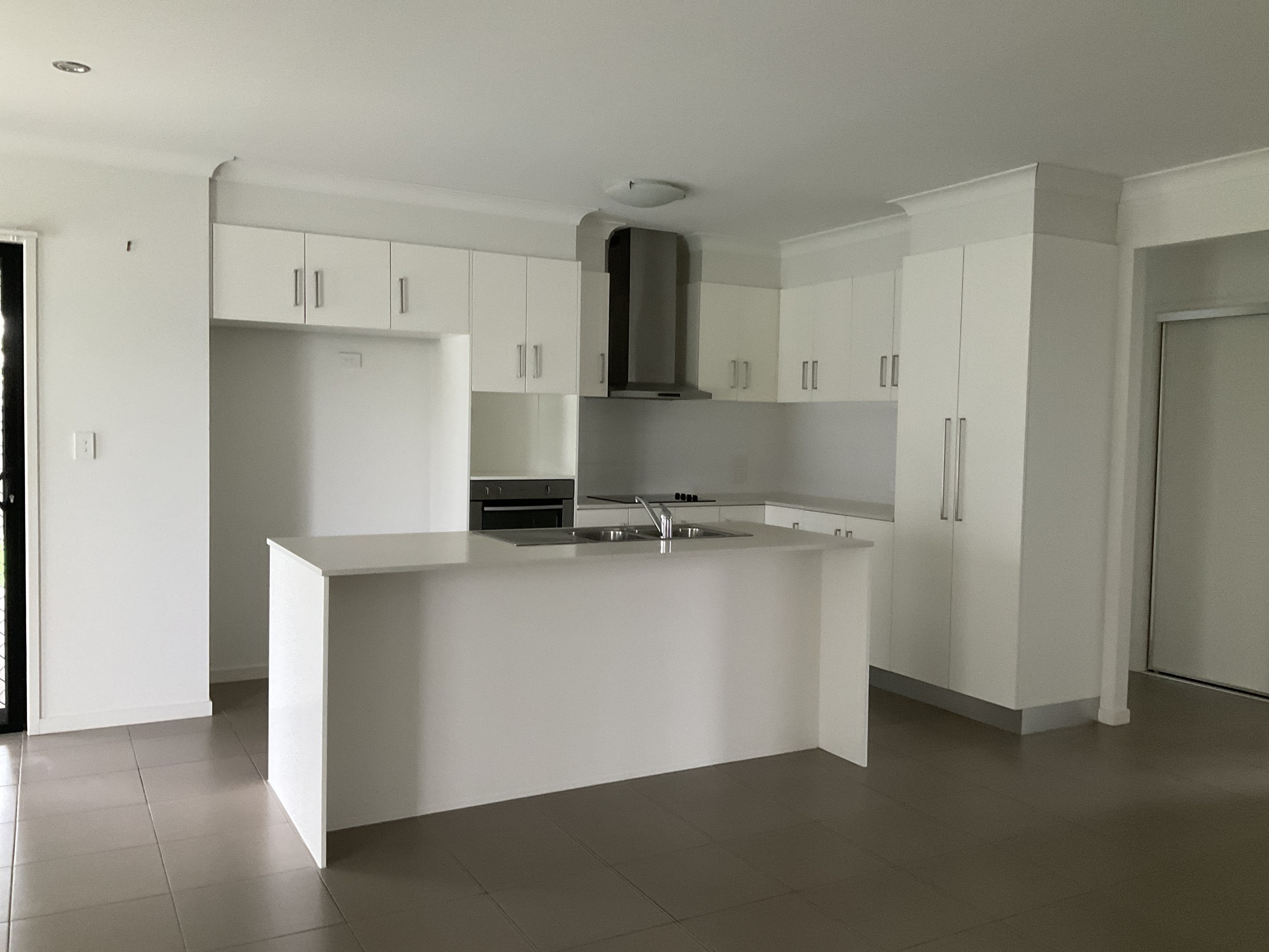 Yamanto, QLD 4305