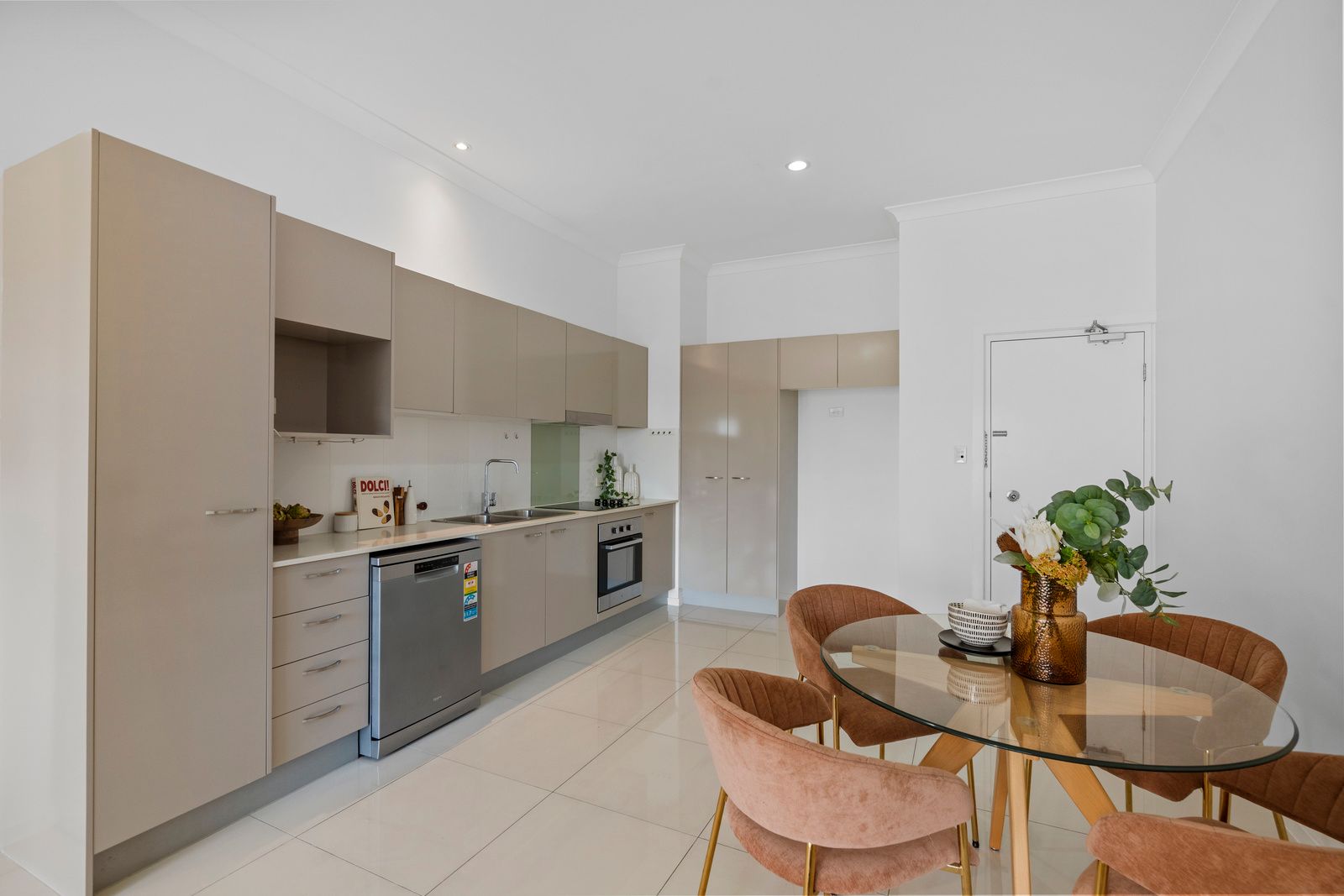 11/6 Ovendean Street — photo 9 of 23