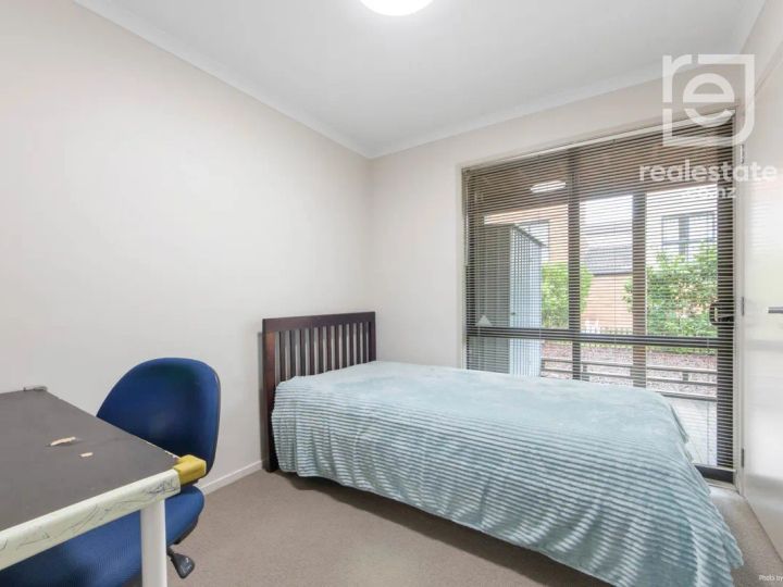 9/172 Mcleod Road, Te Atatu South, Waitakere City
