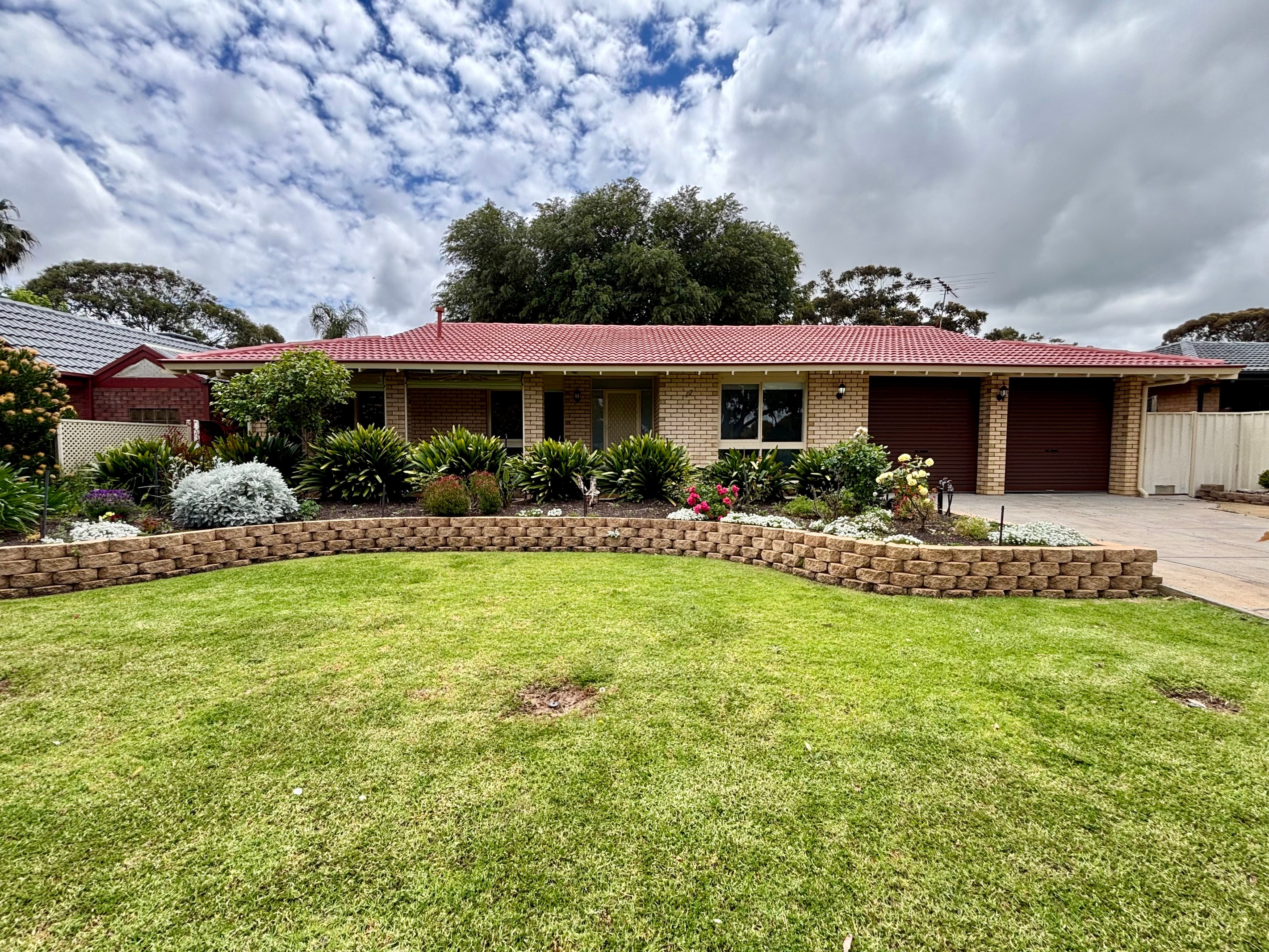 17 Jade Crescent, Aberfoyle Park, SA 5159