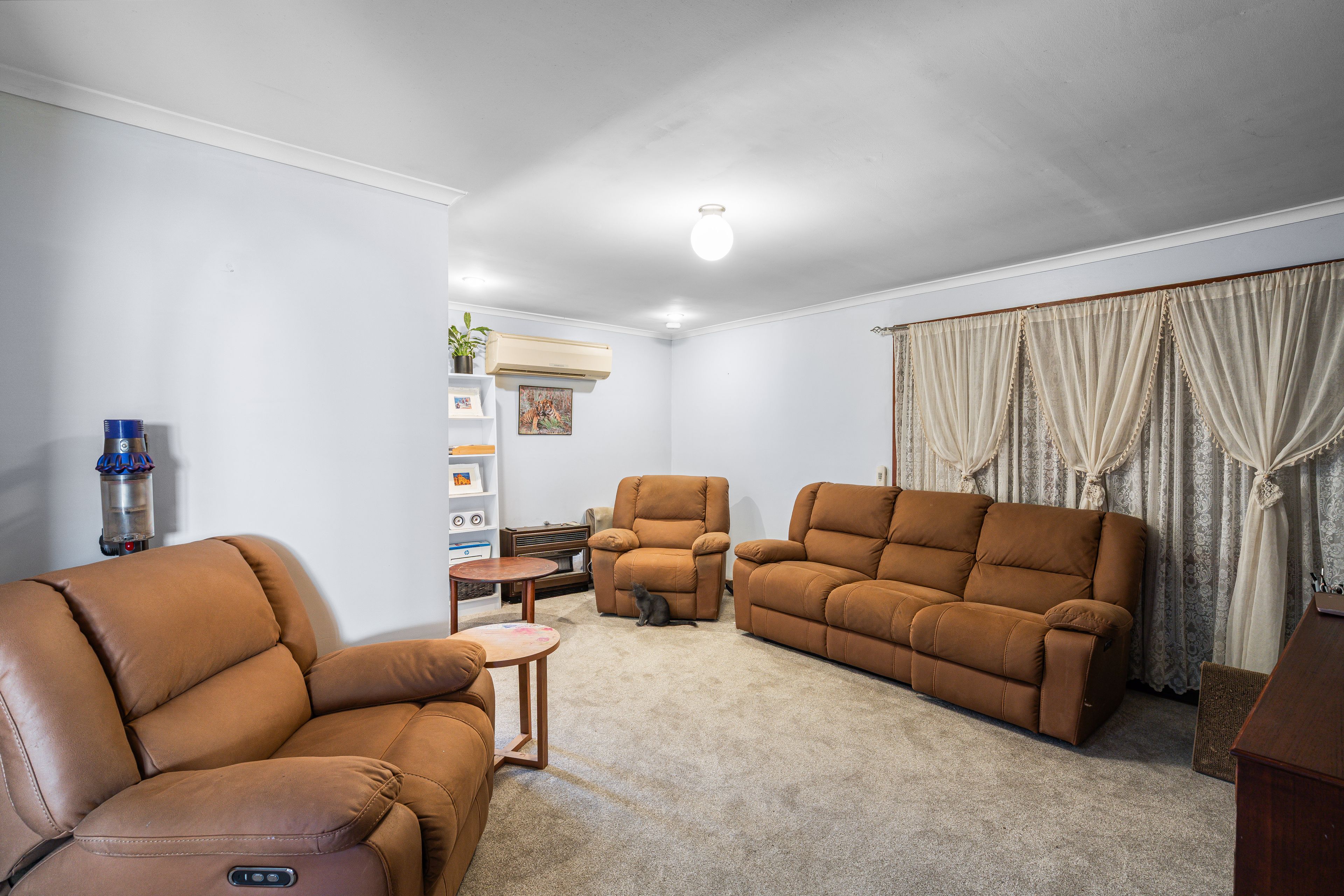 22 Darren Avenue — photo 3 of 23