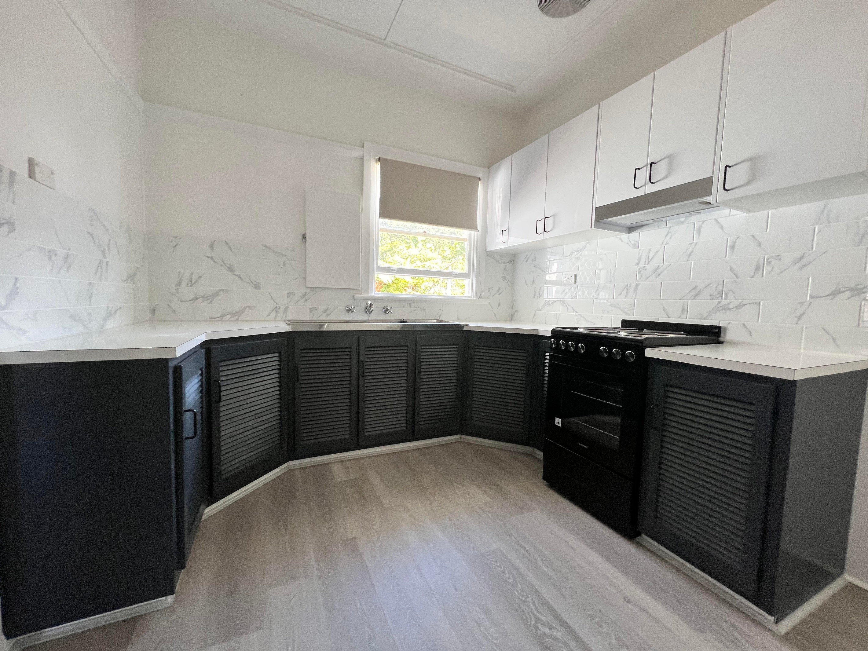 18 Woonona Parade, Woonona, NSW 2517