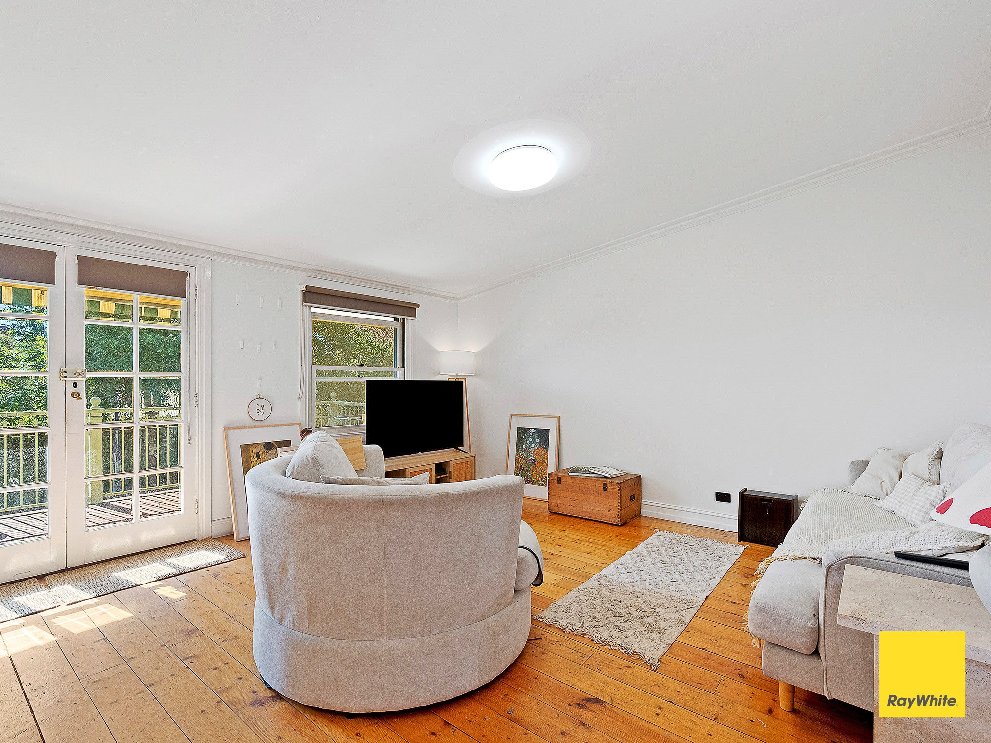 82 Gladstone Street — photo 5 of 18