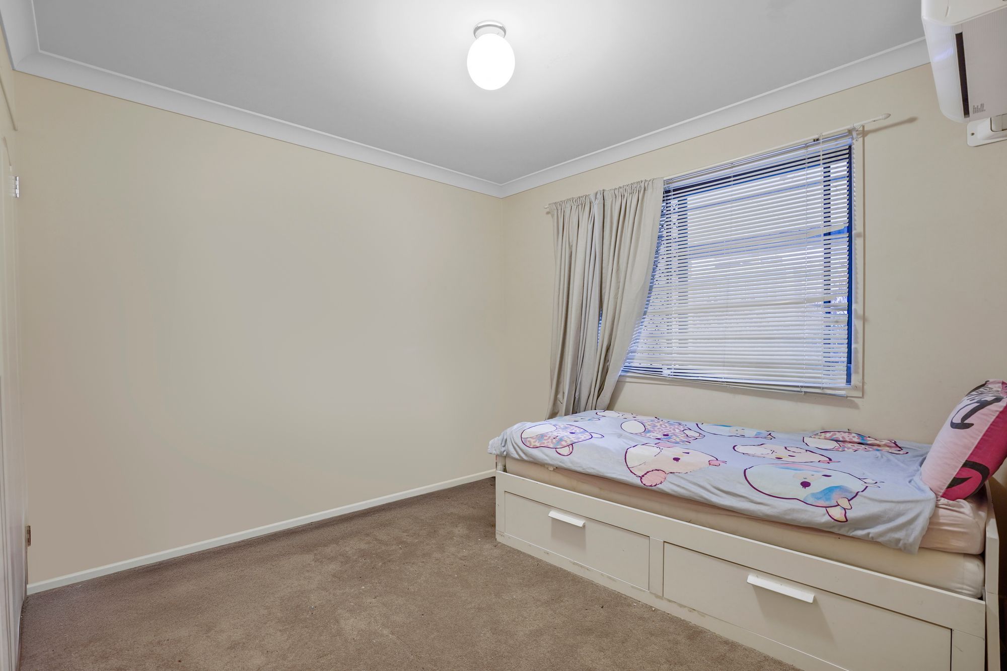 127 Currajong Place — photo 9 of 15