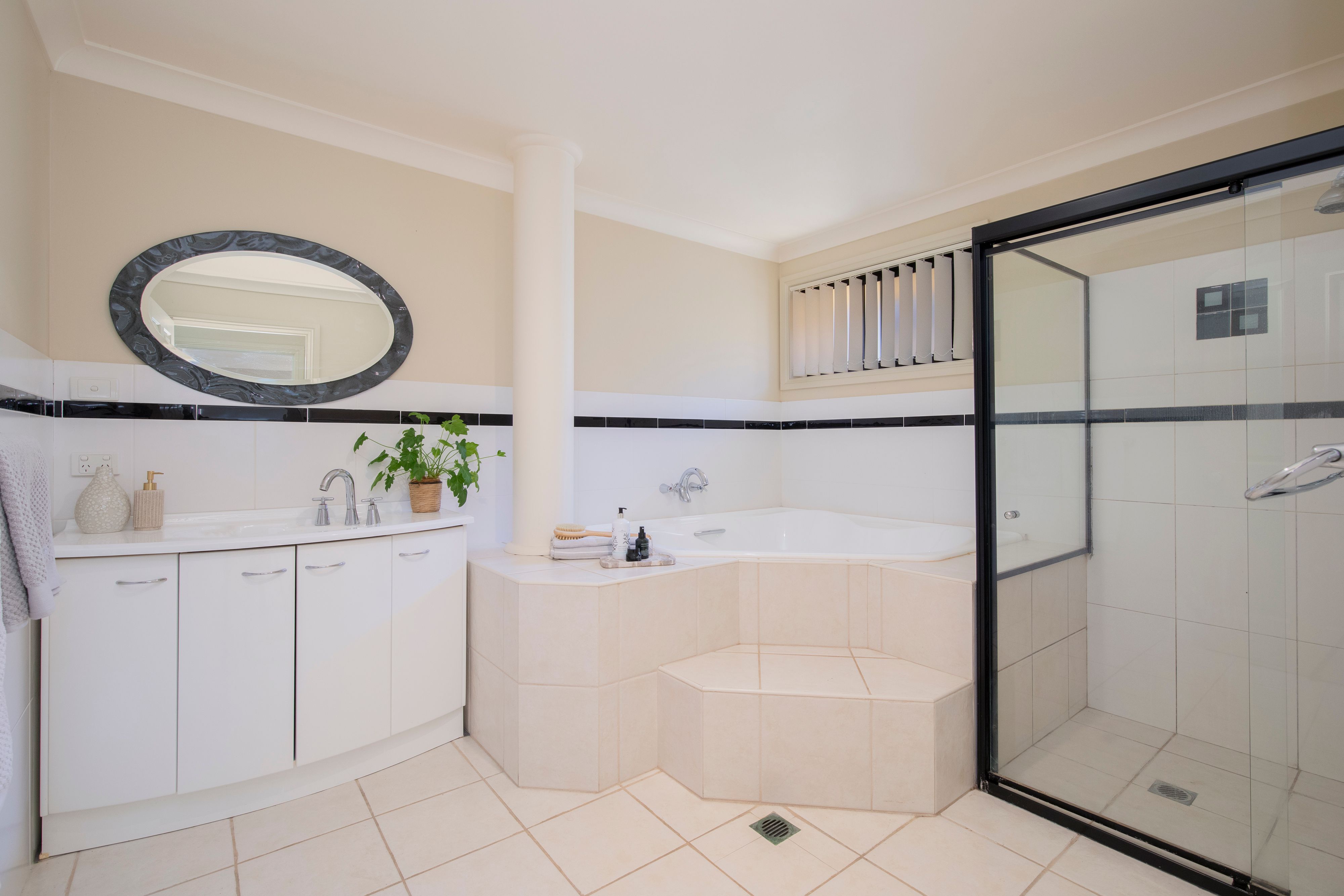 43 Cupania Crescent — photo 13 of 15