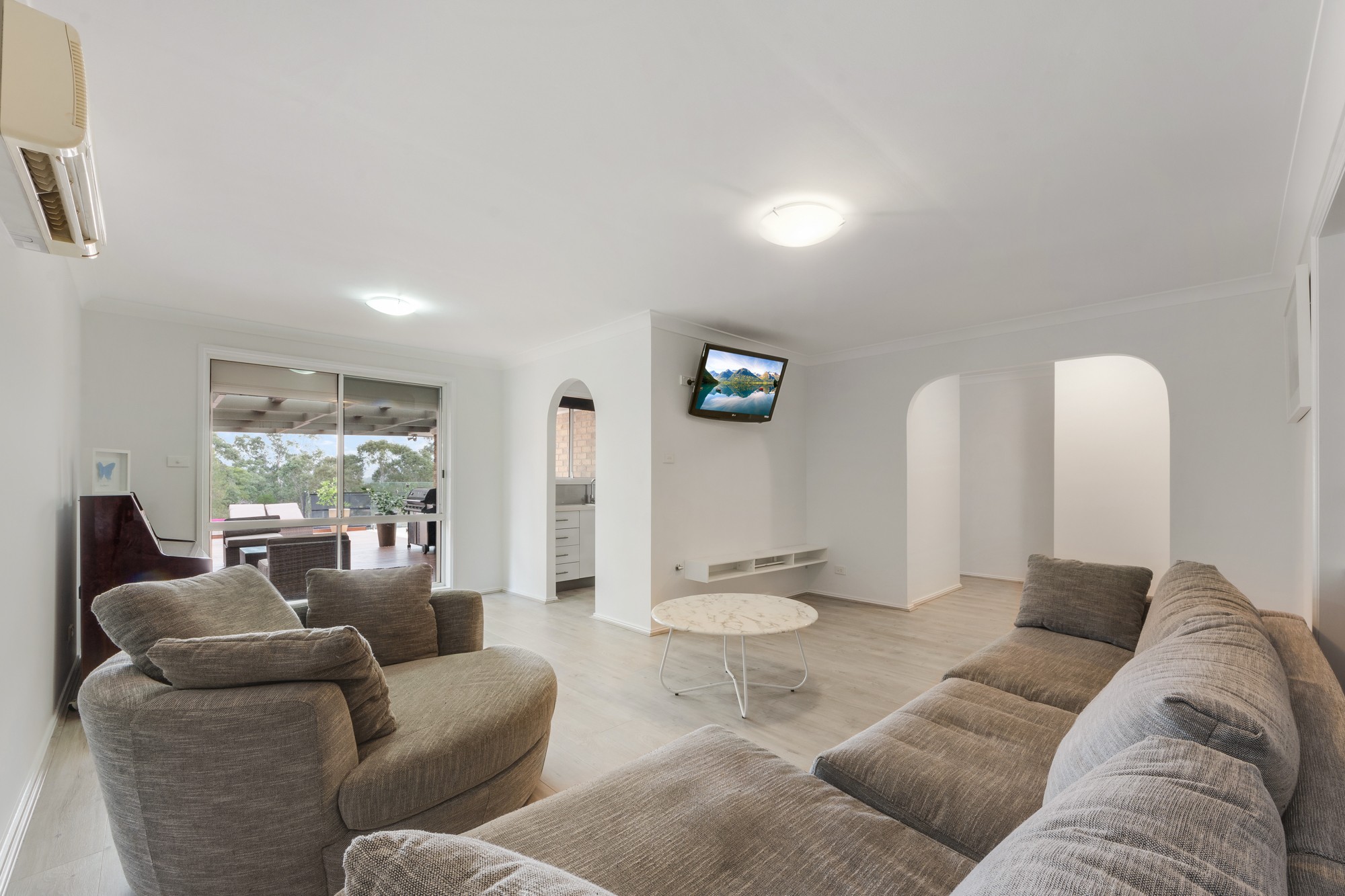 Elderslie, NSW 2570