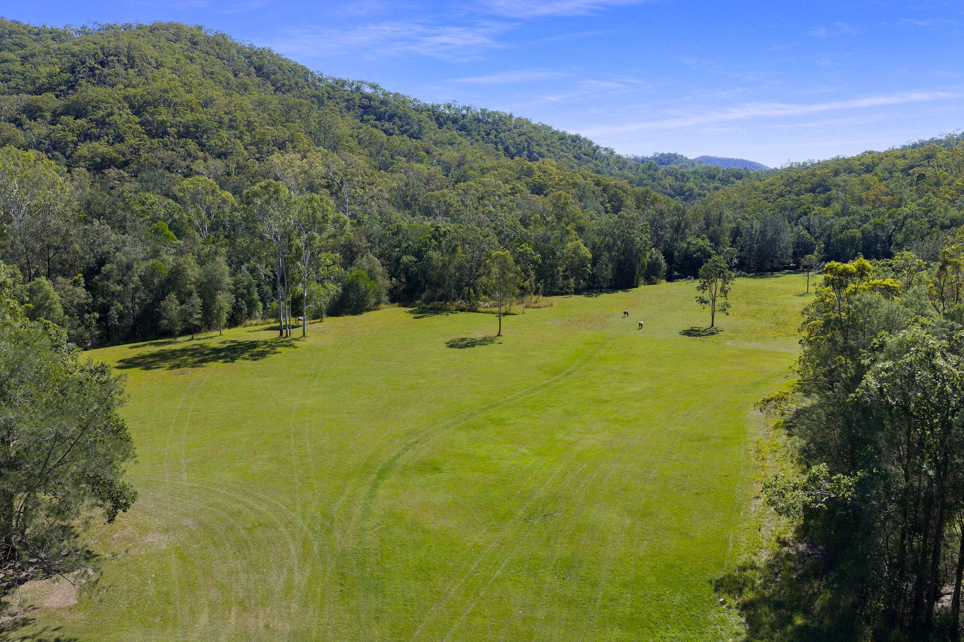 Peaceful Off-Grid Escape Along Amamoor Creek — photo 6 of 16