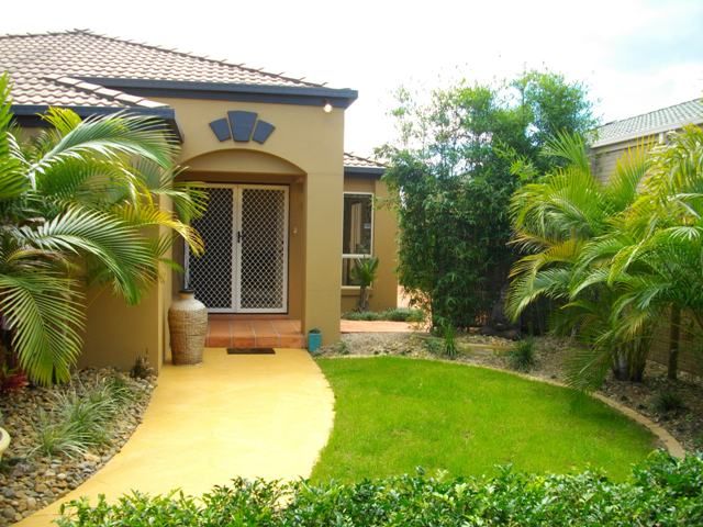 1 Cornell Court, Varsity Lakes, QLD 4227