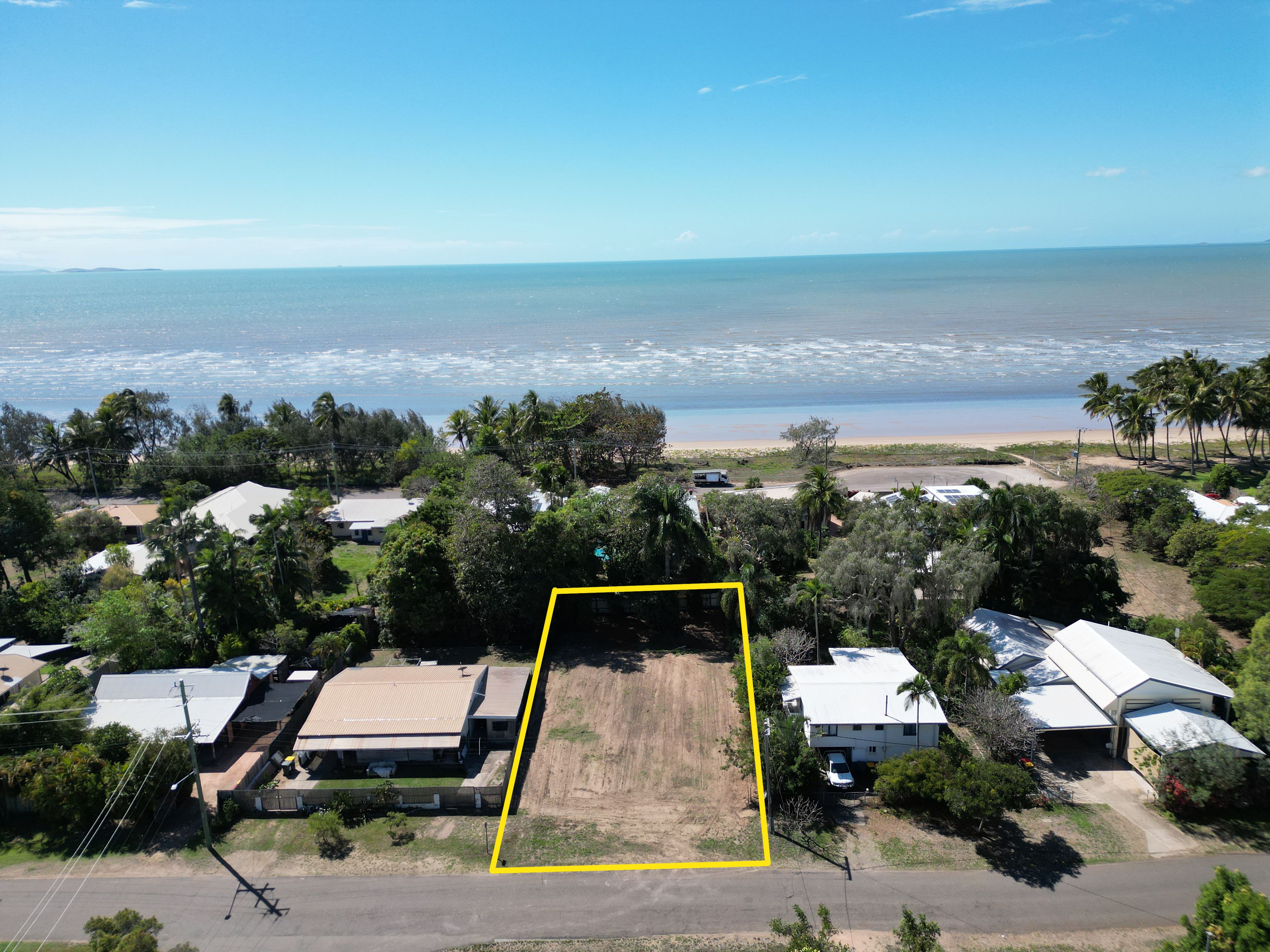 11 Cay Street, Saunders Beach, QLD 4818