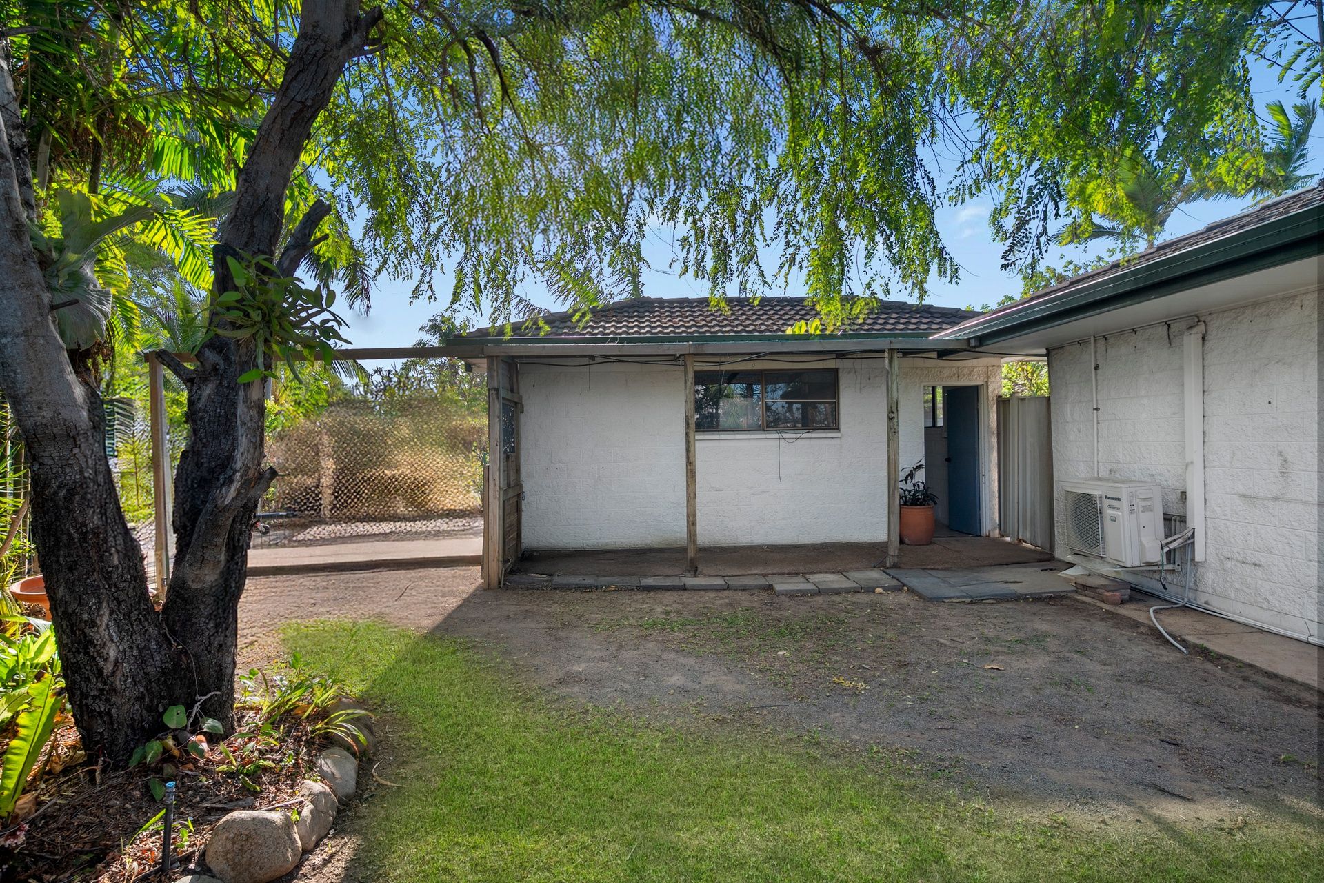 6 Salisbury Crescent — photo 14 of 15