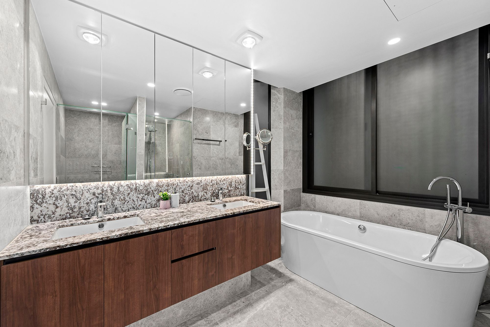 202/23 Wilson Street — photo 10 of 27