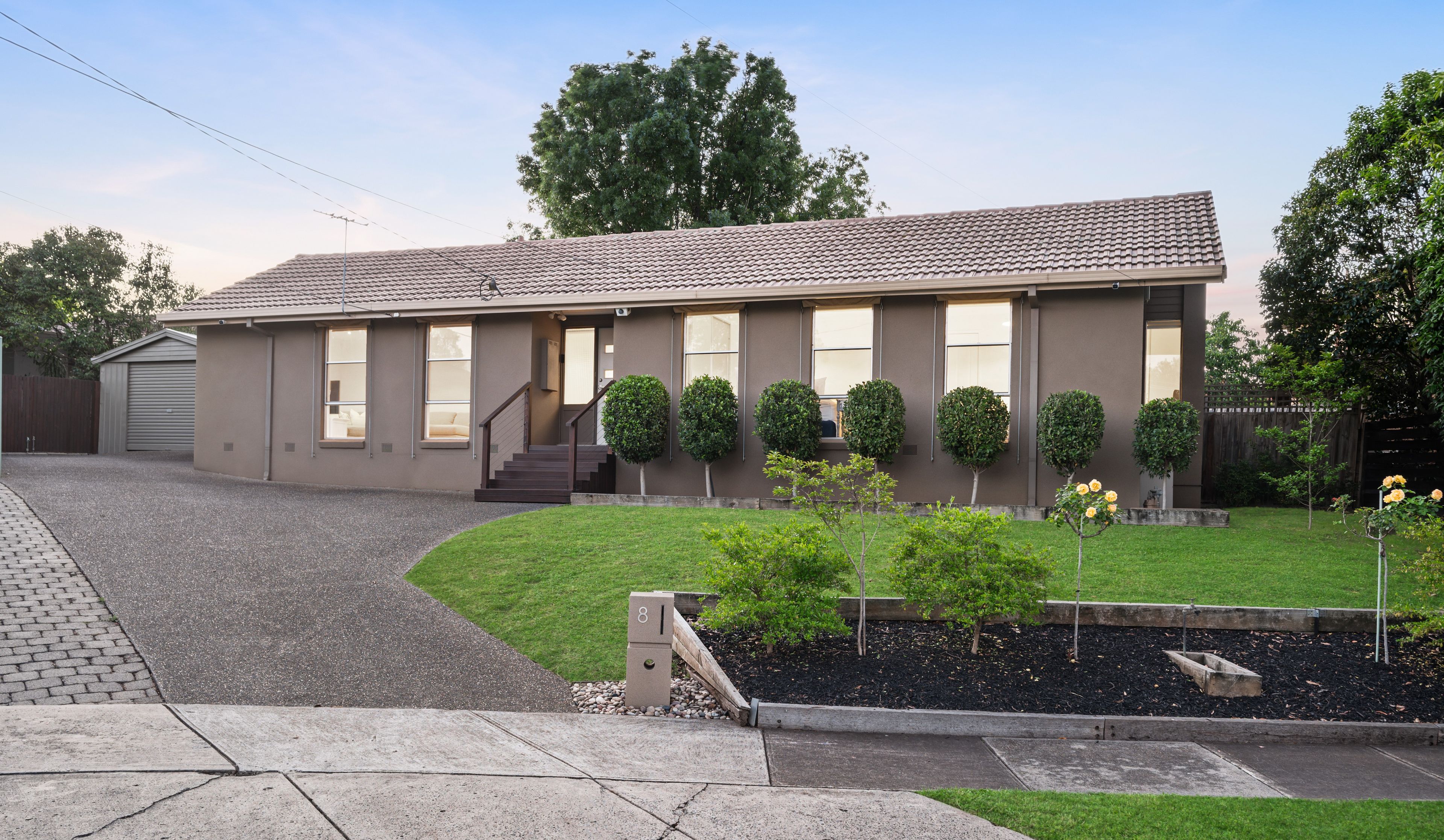 8 Drake Close , Gladstone Park VIC 3043