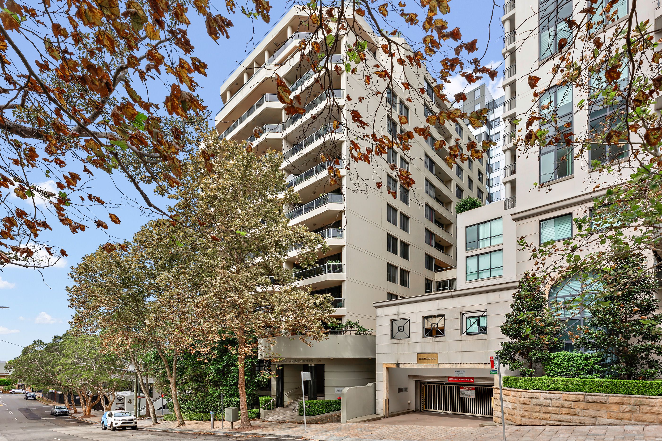 605/37-39 Mclaren Street — photo 10 of 15