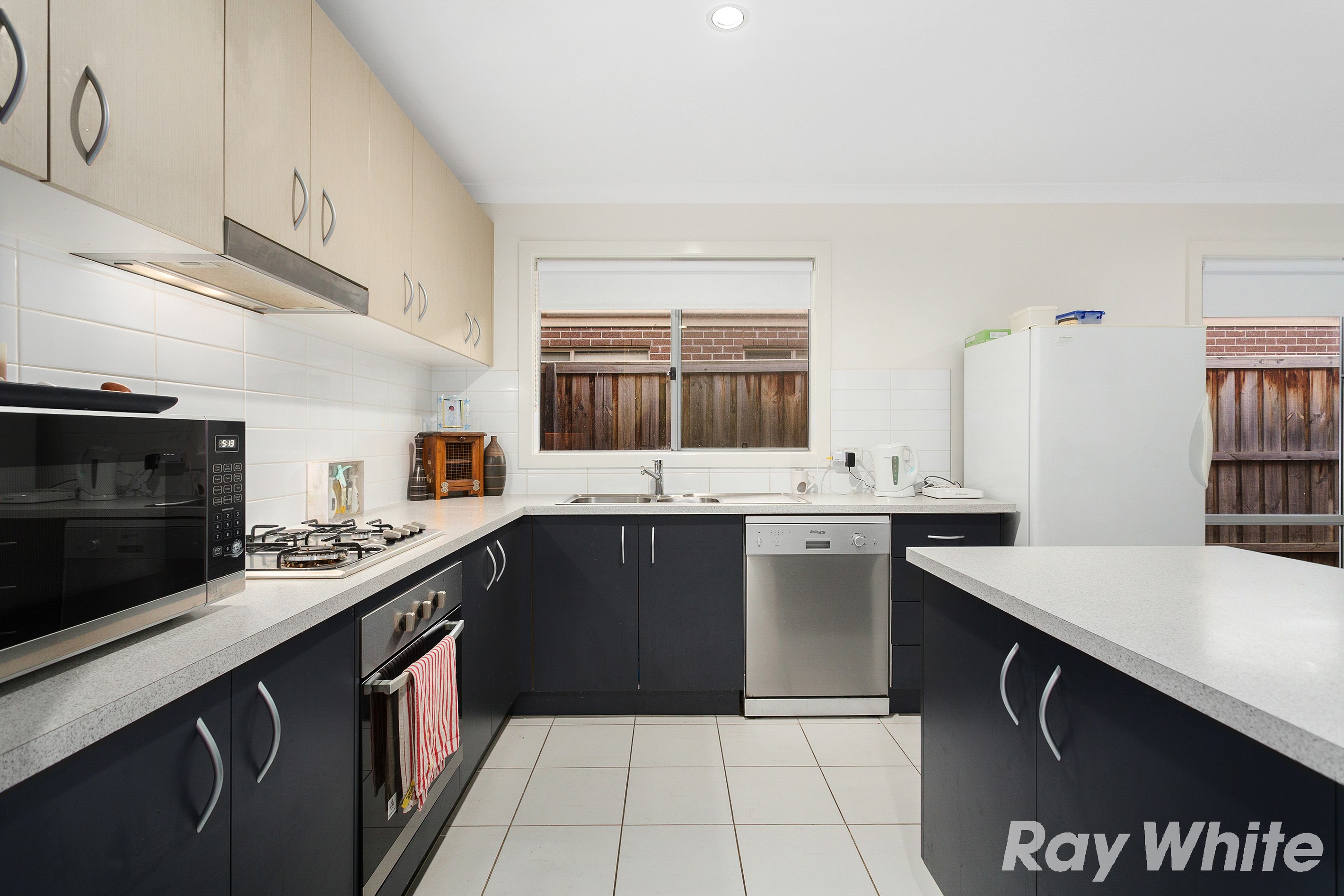 61 Fallingwater Drive, Pakenham, VIC 3810