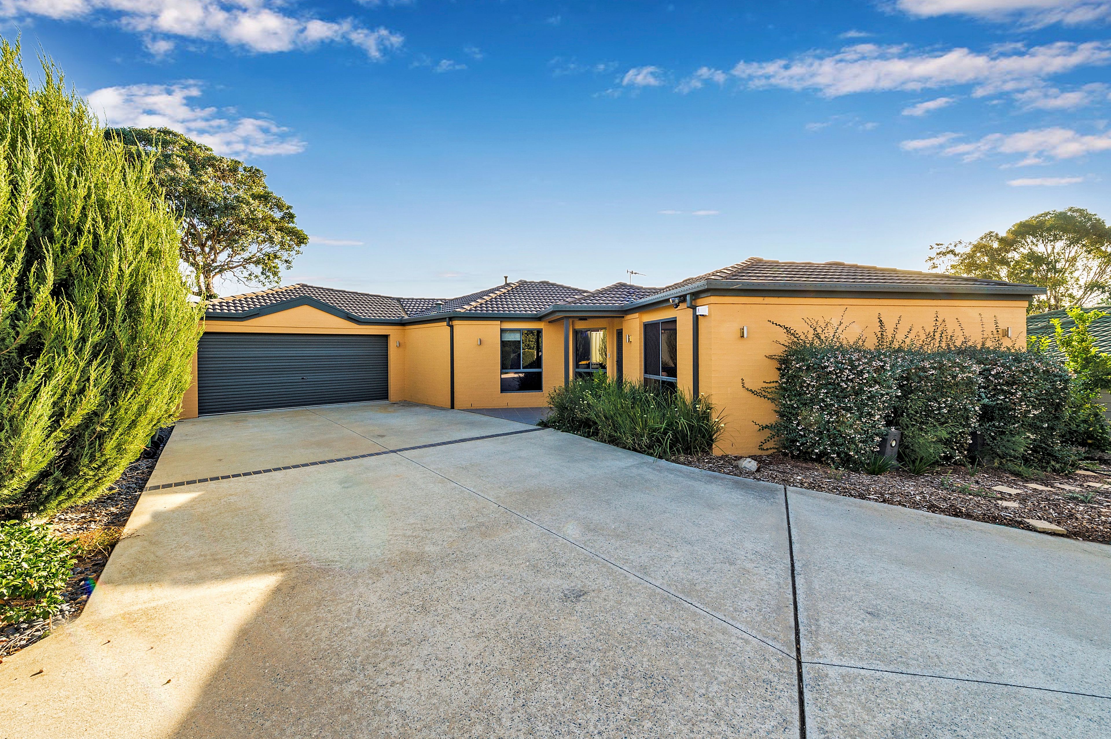 24 Hellmund Street, Queanbeyan NSW 2620