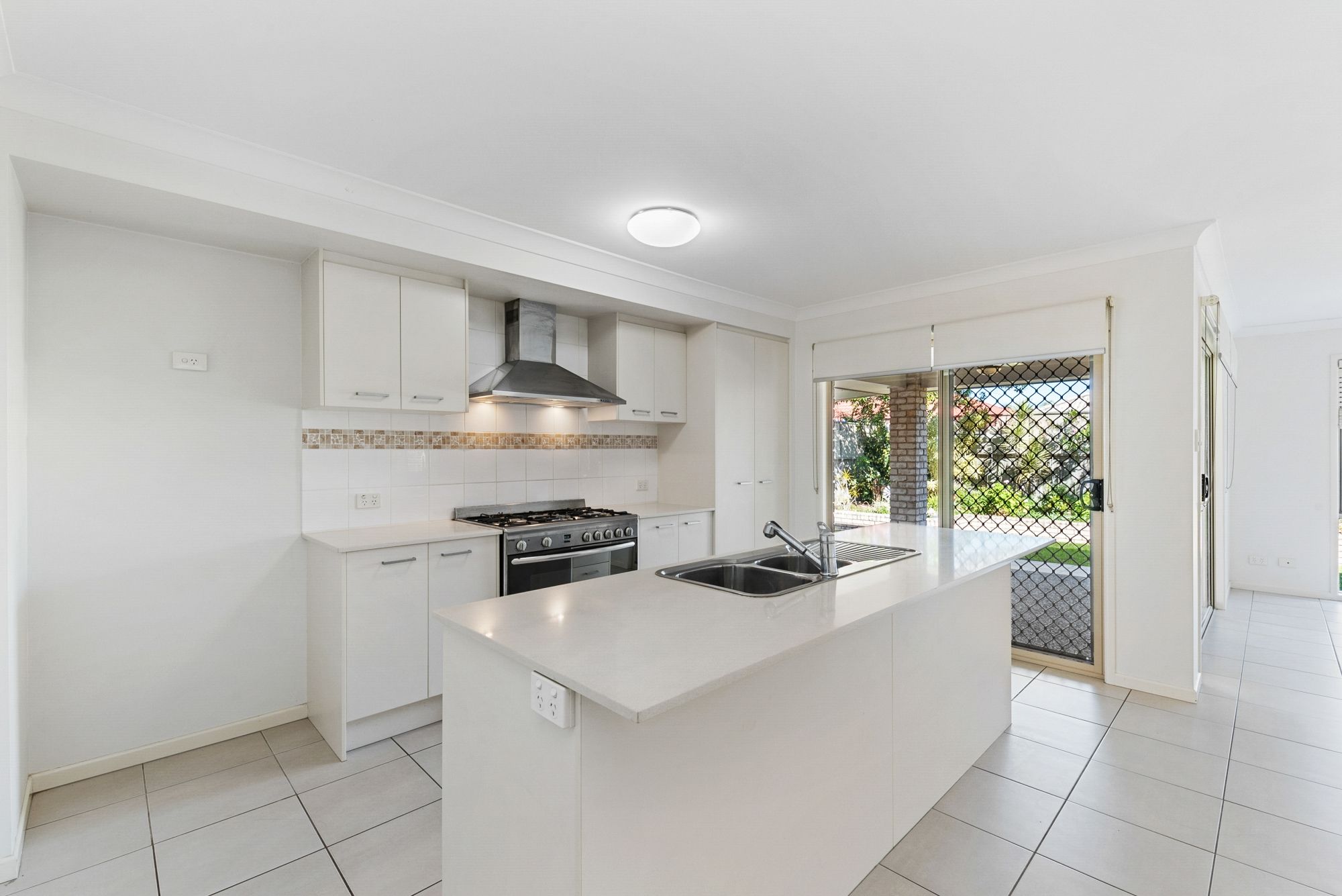 5 Sorrento Street, North Lakes, QLD 4509