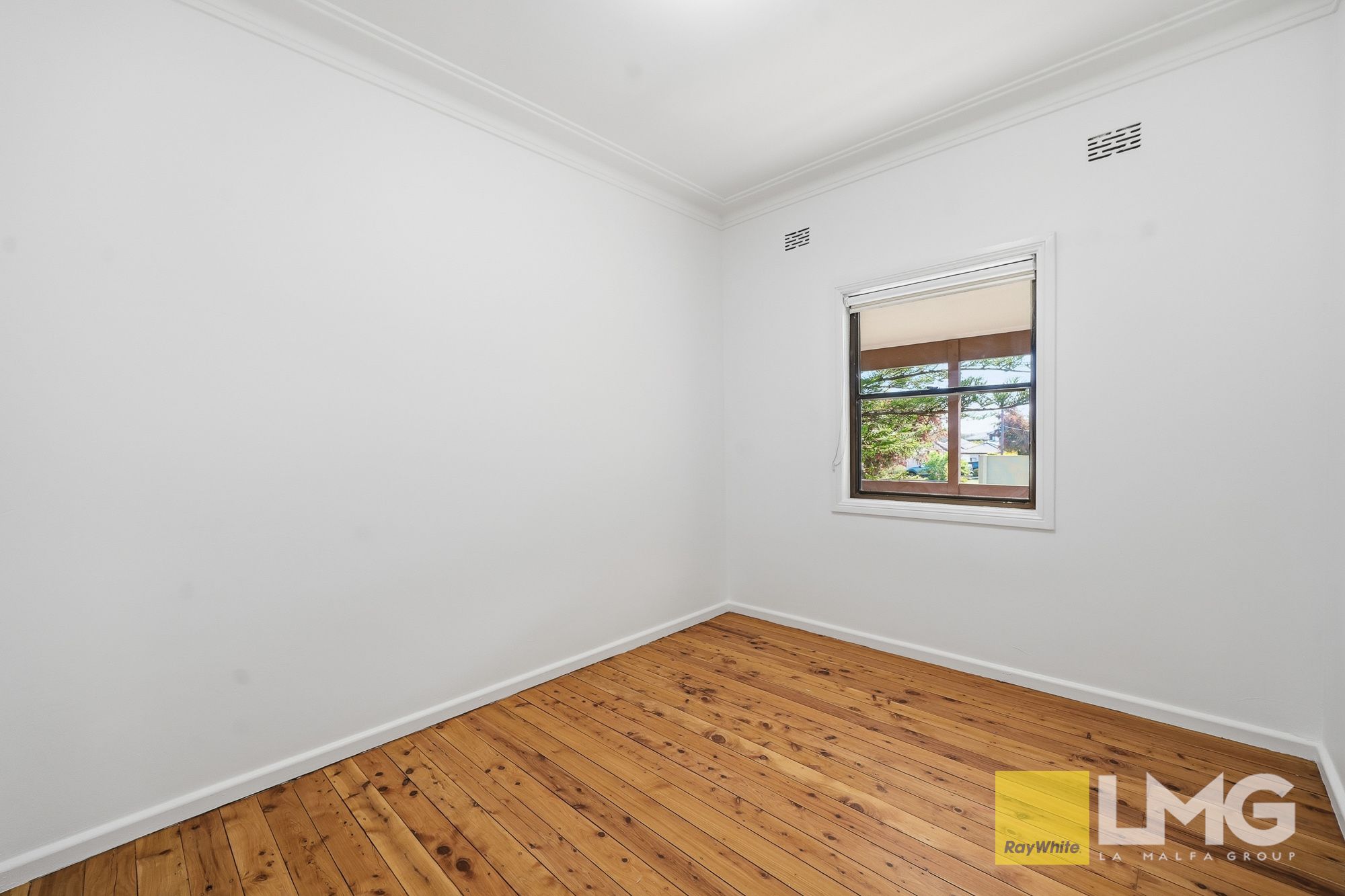 6A Dempster Crescent — photo 10 of 25