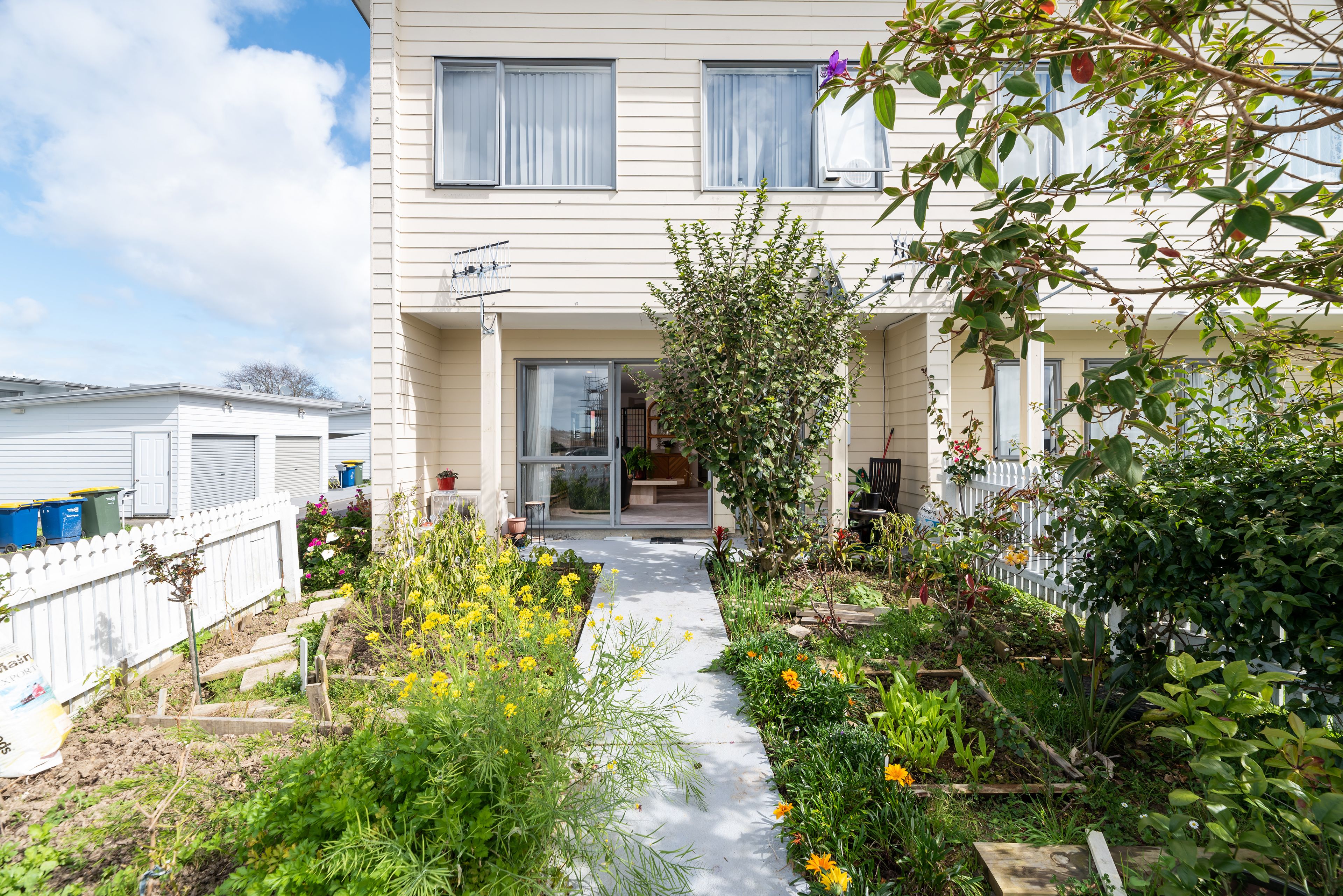 11/3 Hulme Place, Henderson, Waitakere City