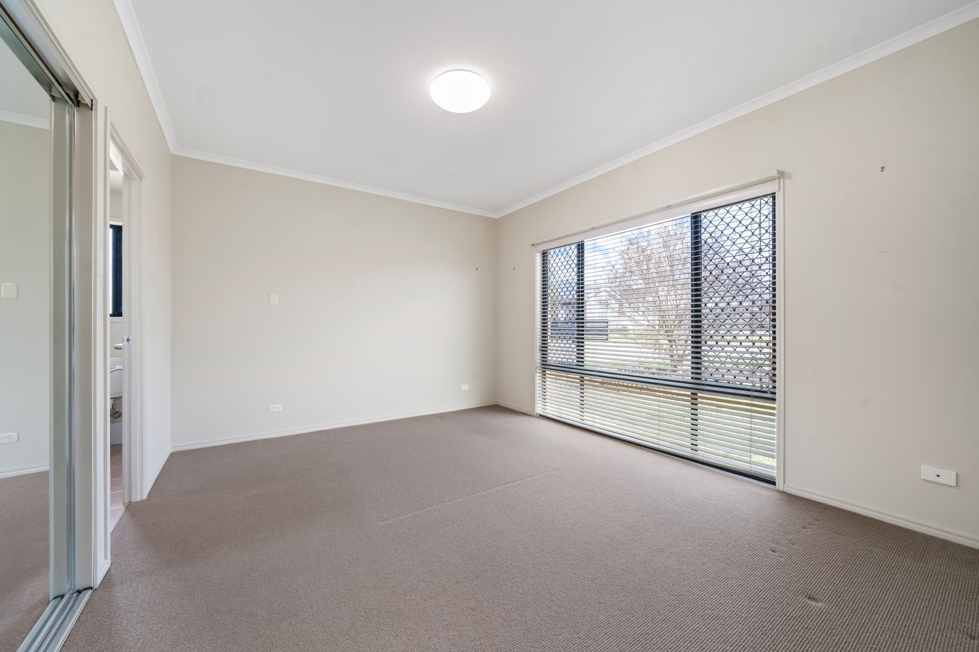 7 Woodhurst Court — photo 11 of 23