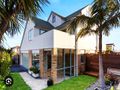 Stunning 5-bedroom, 2-bathroom, 4 toilets - Avondale