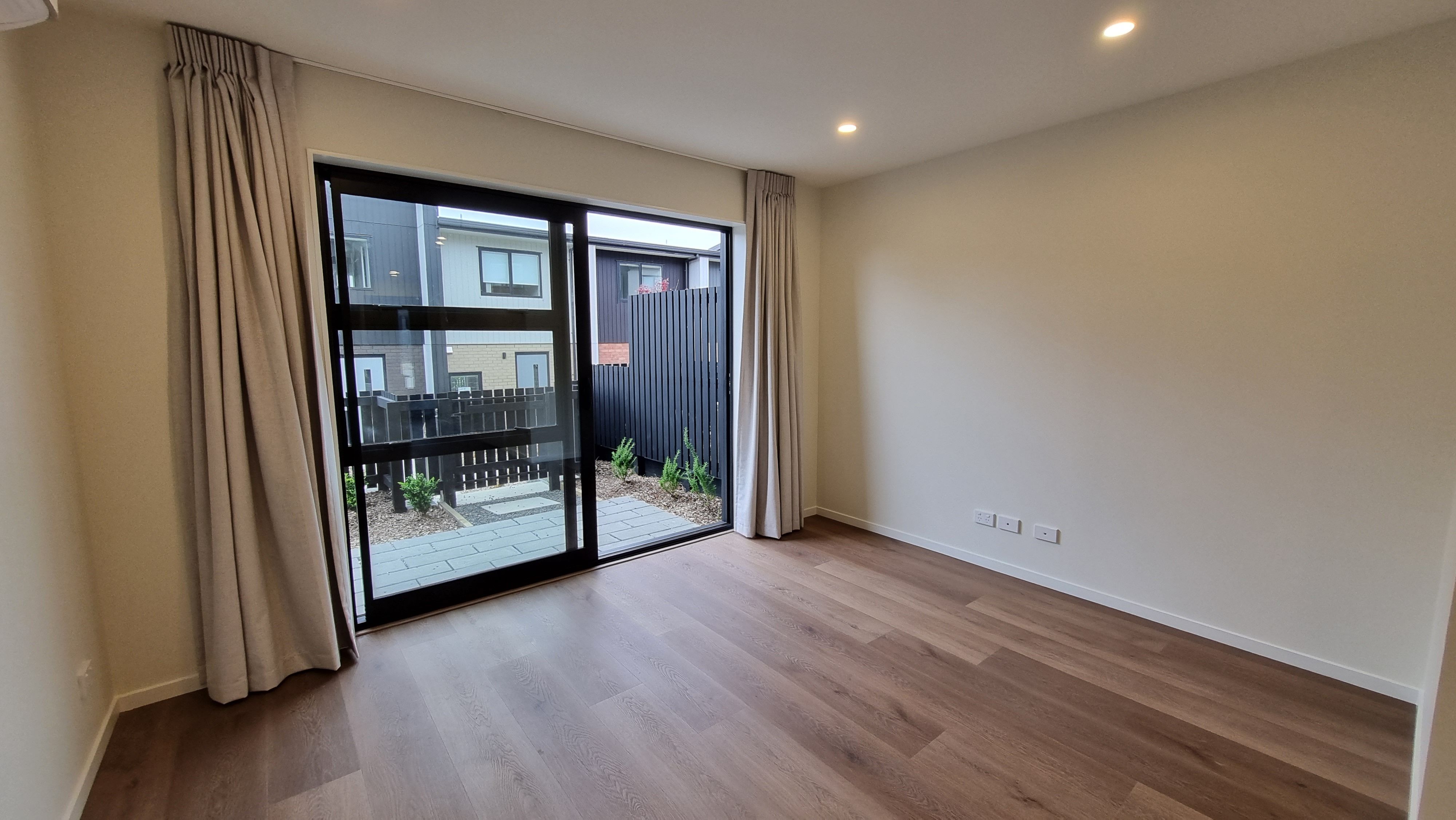 5/476 West Coast Road, Glen Eden, Waitakere City