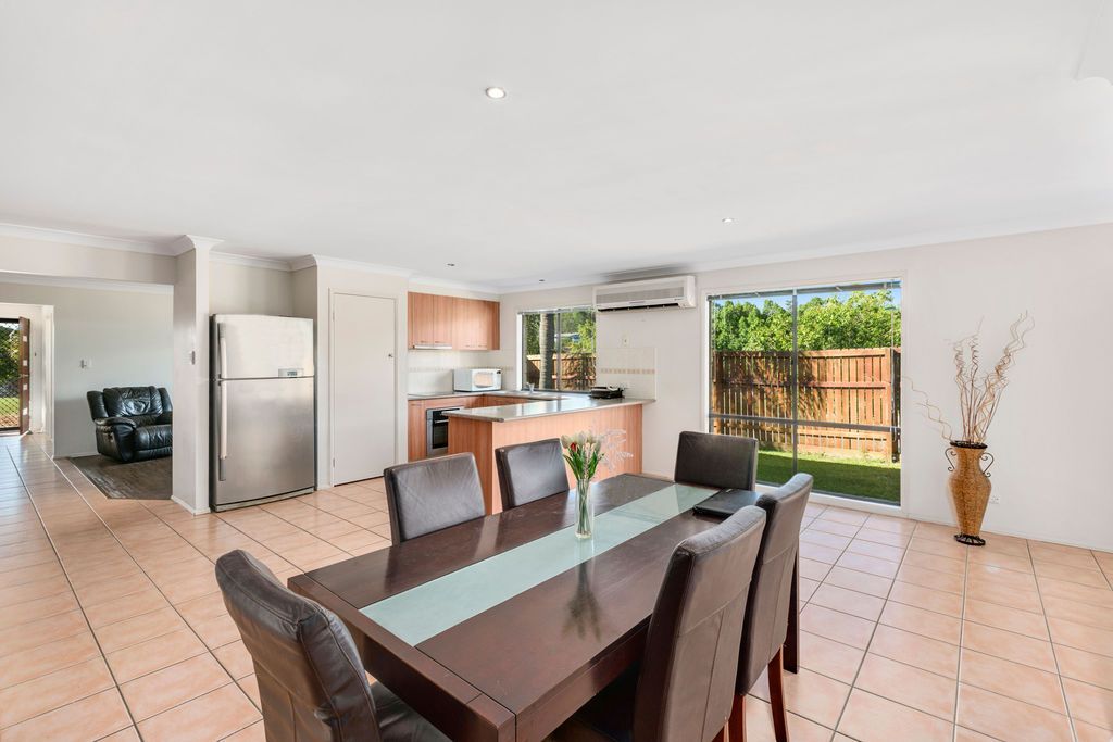 2 Tawanga Close, Pacific Pines, QLD 4211