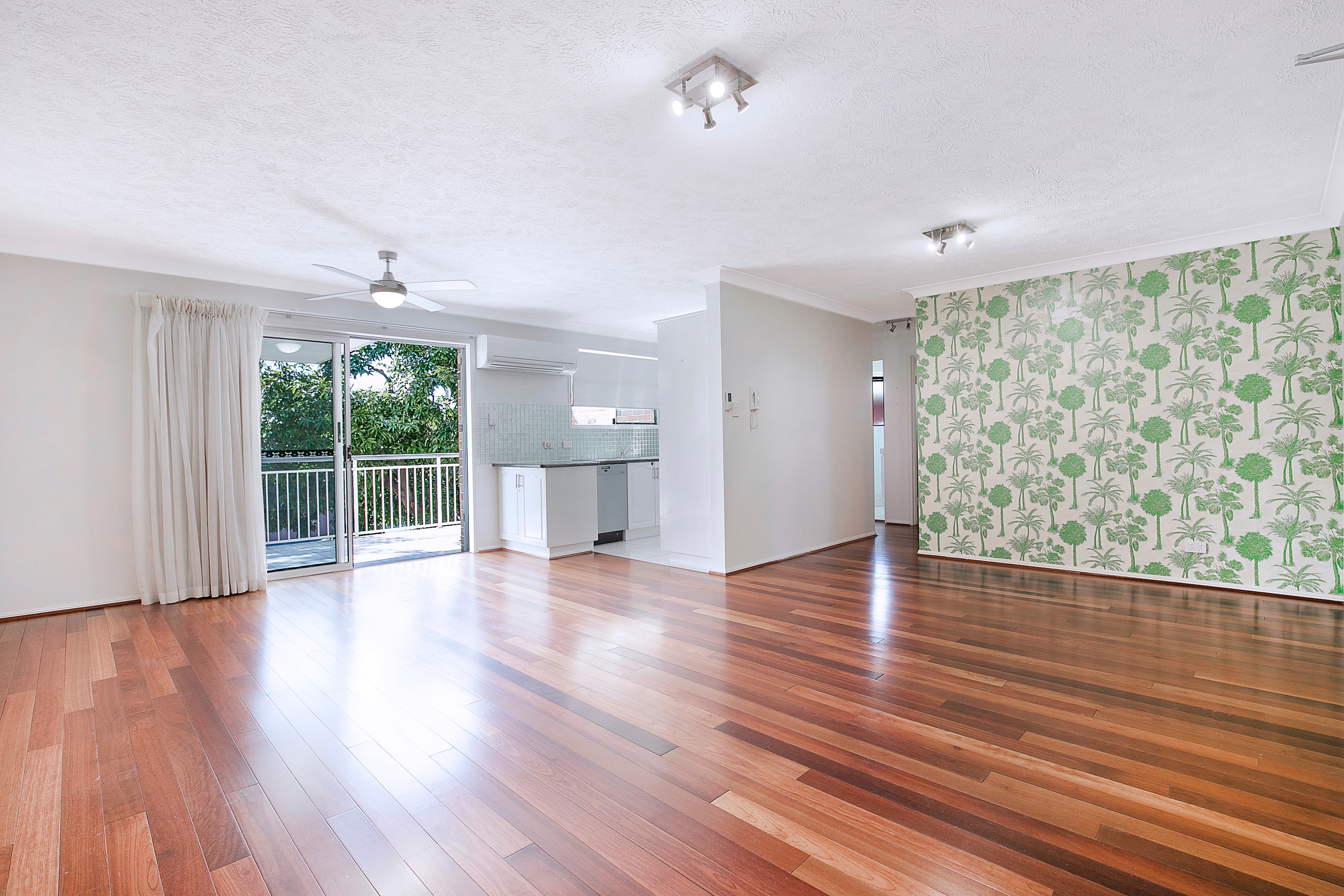 1395 R/rw 15/12 Little Street, Albion, QLD 4010 - Sold Unit - Ray White Metro North