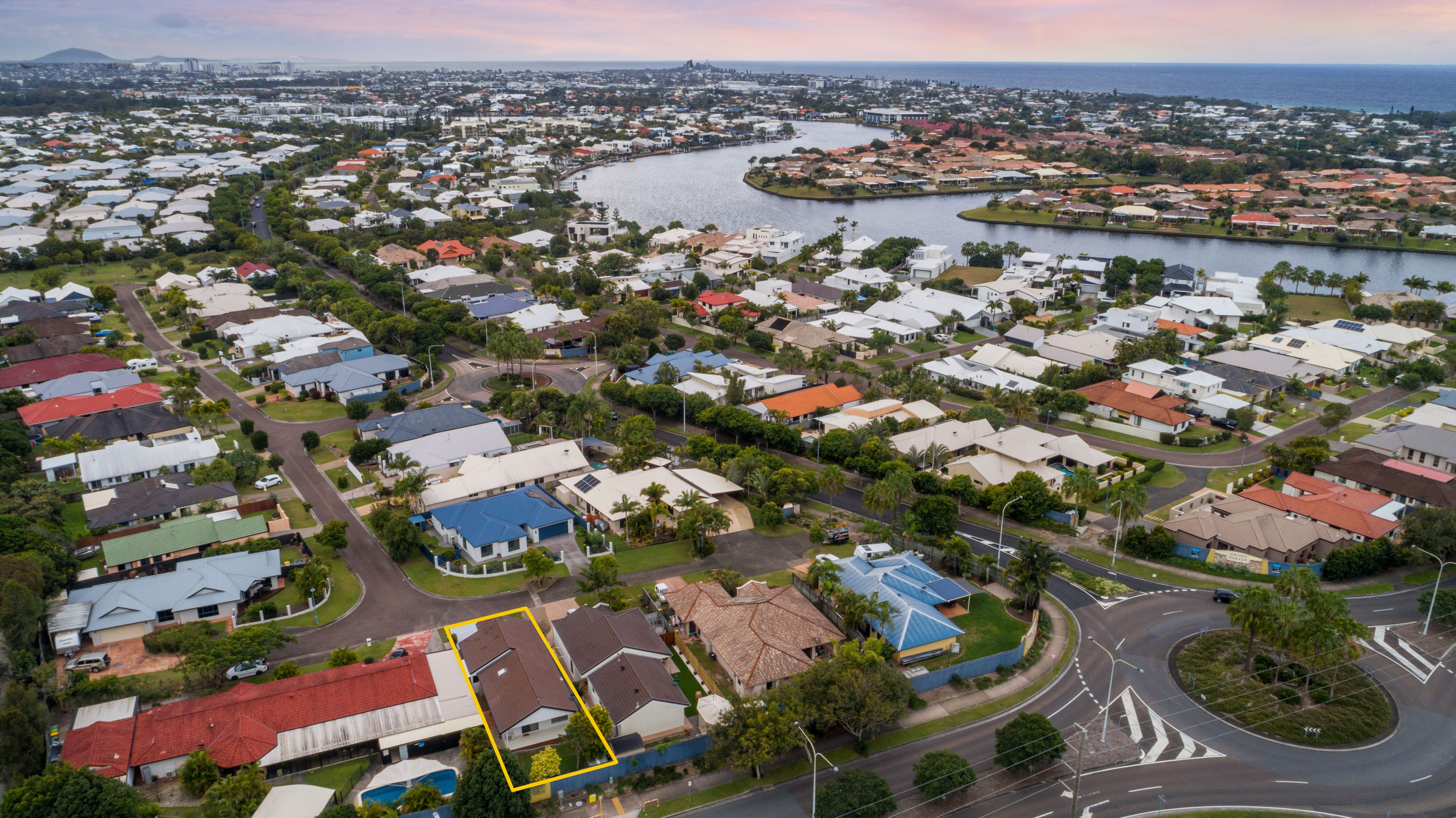 8 Canary Court, Kawana Island, QLD 4575