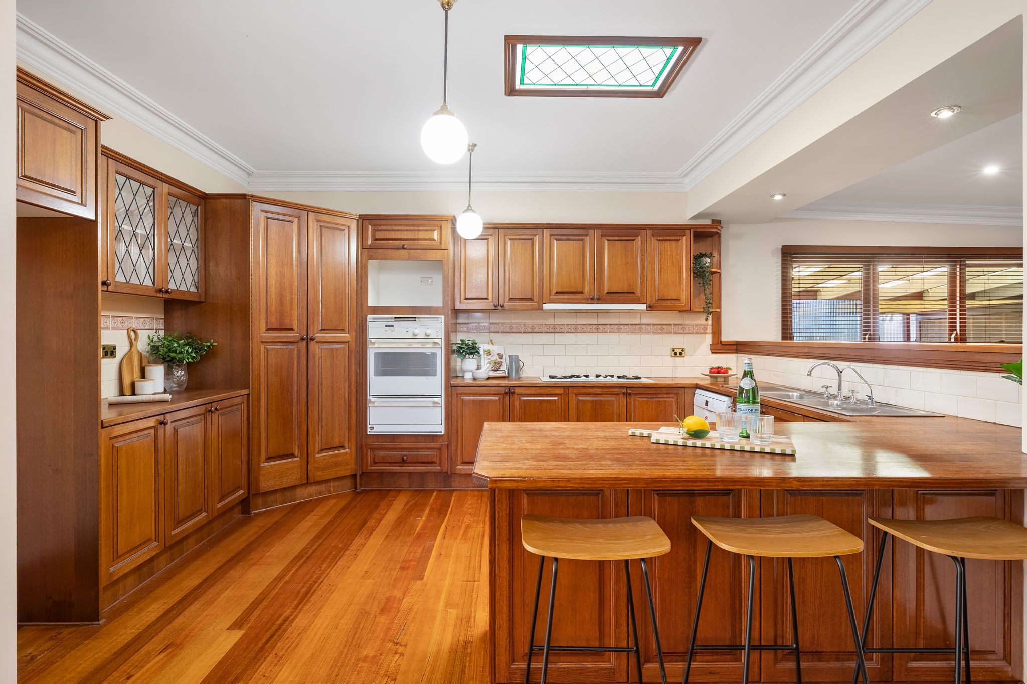 6 Friendship Avenue — photo 4 of 13