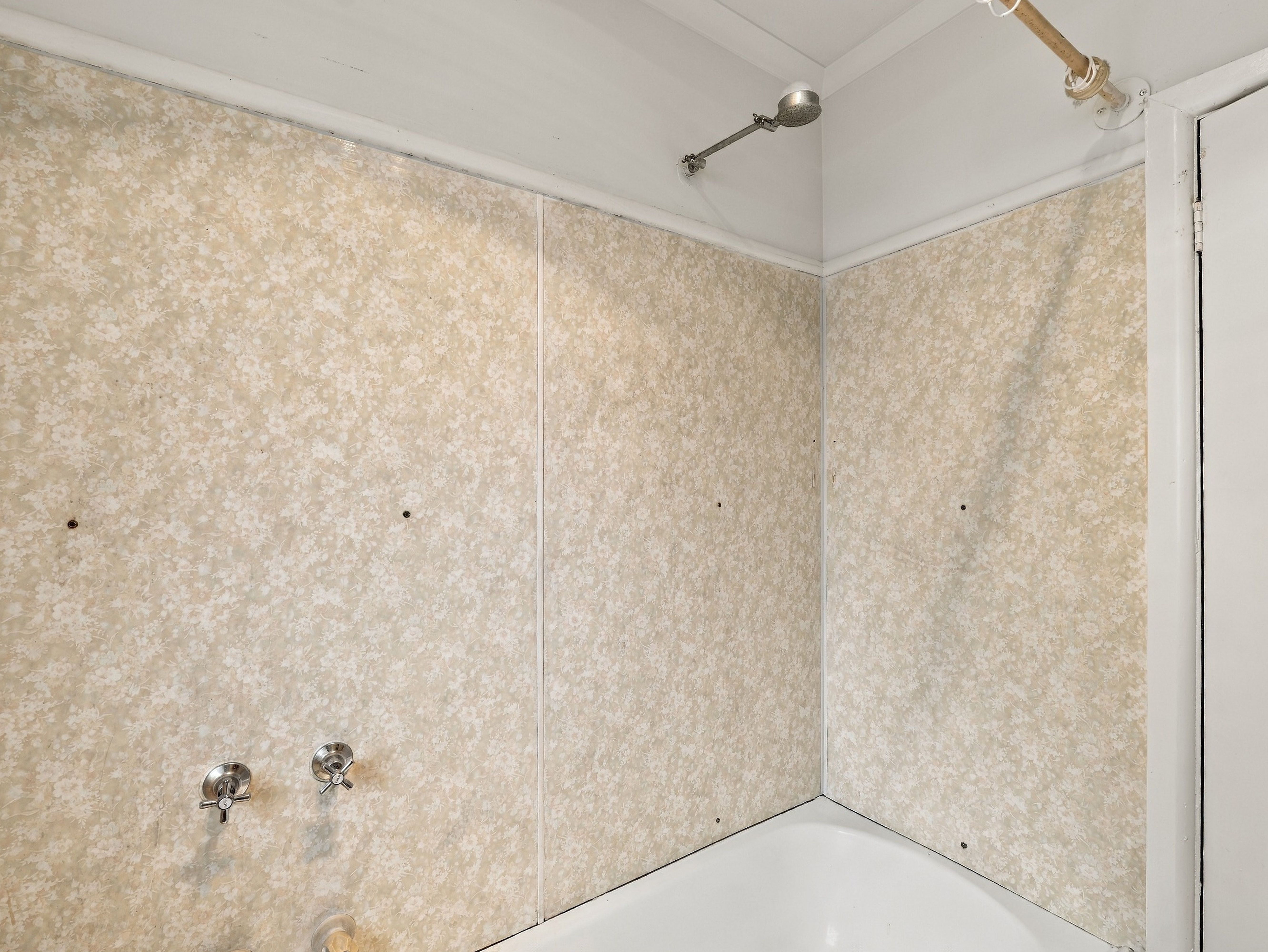 8 Robin Avenue — photo 10 of 12