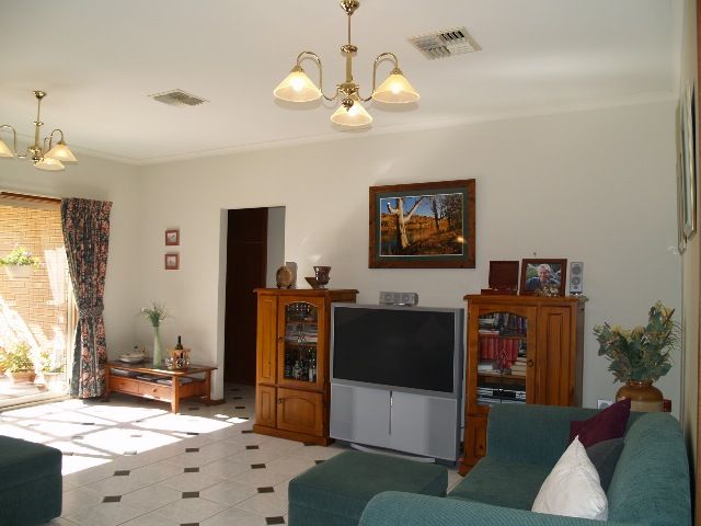 27 Marschall Street, Waikerie, SA 5330