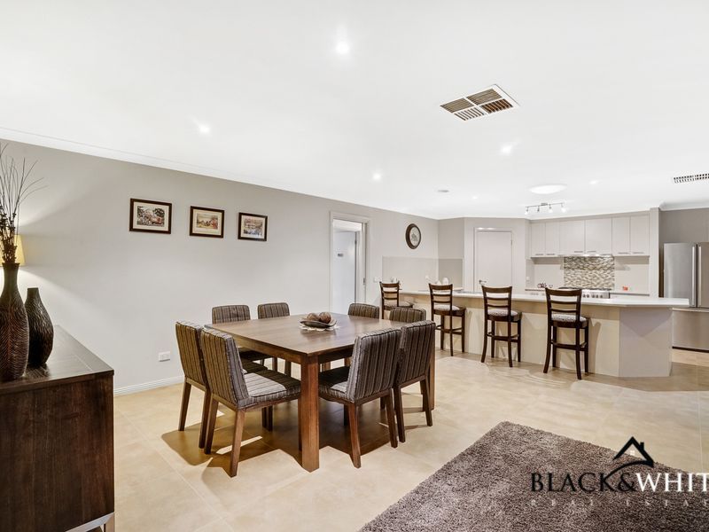27 Amaryllis Parade, Tarneit VIC 3029