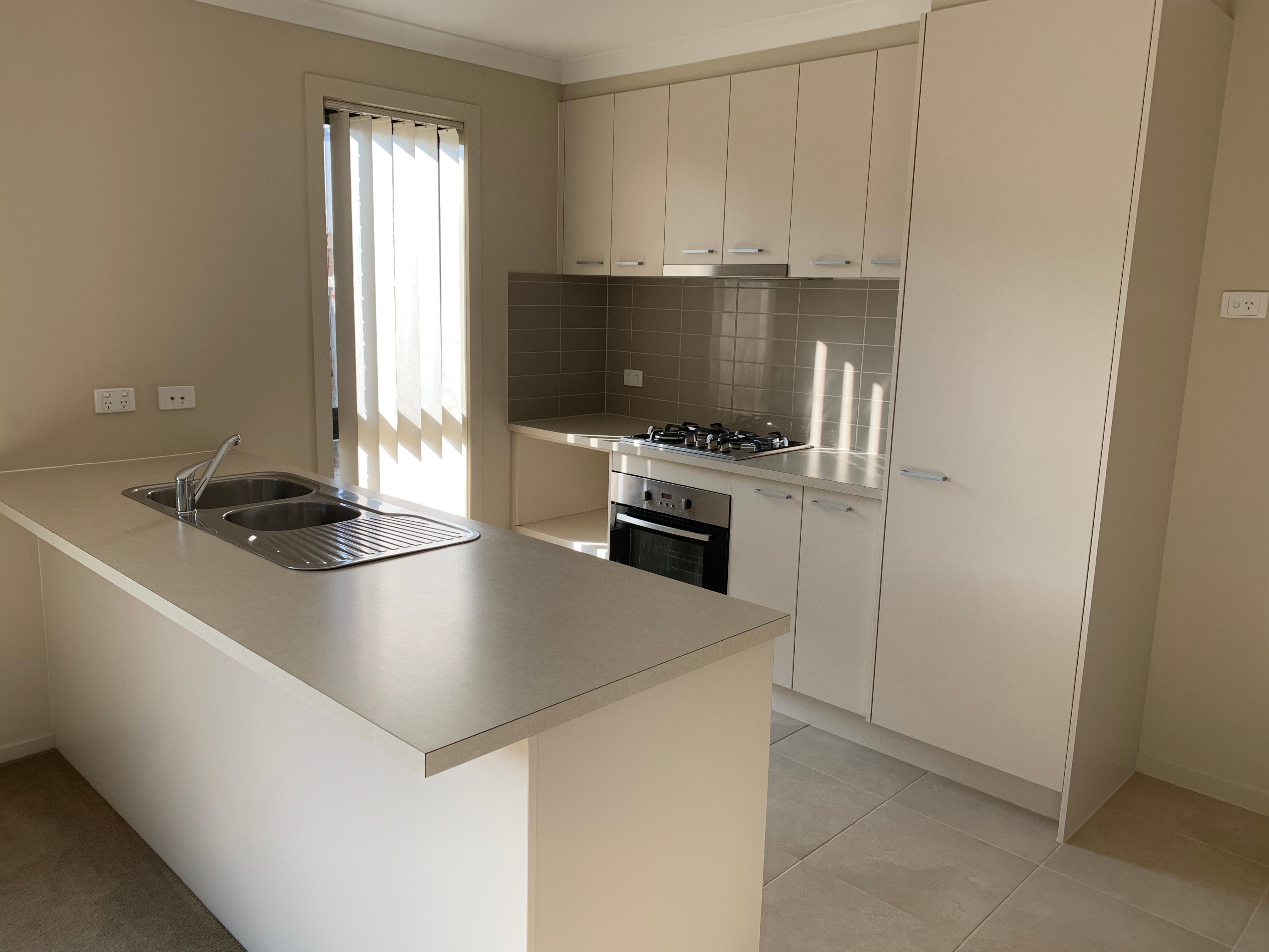 64 Green Gully Road, Clyde, VIC 3978