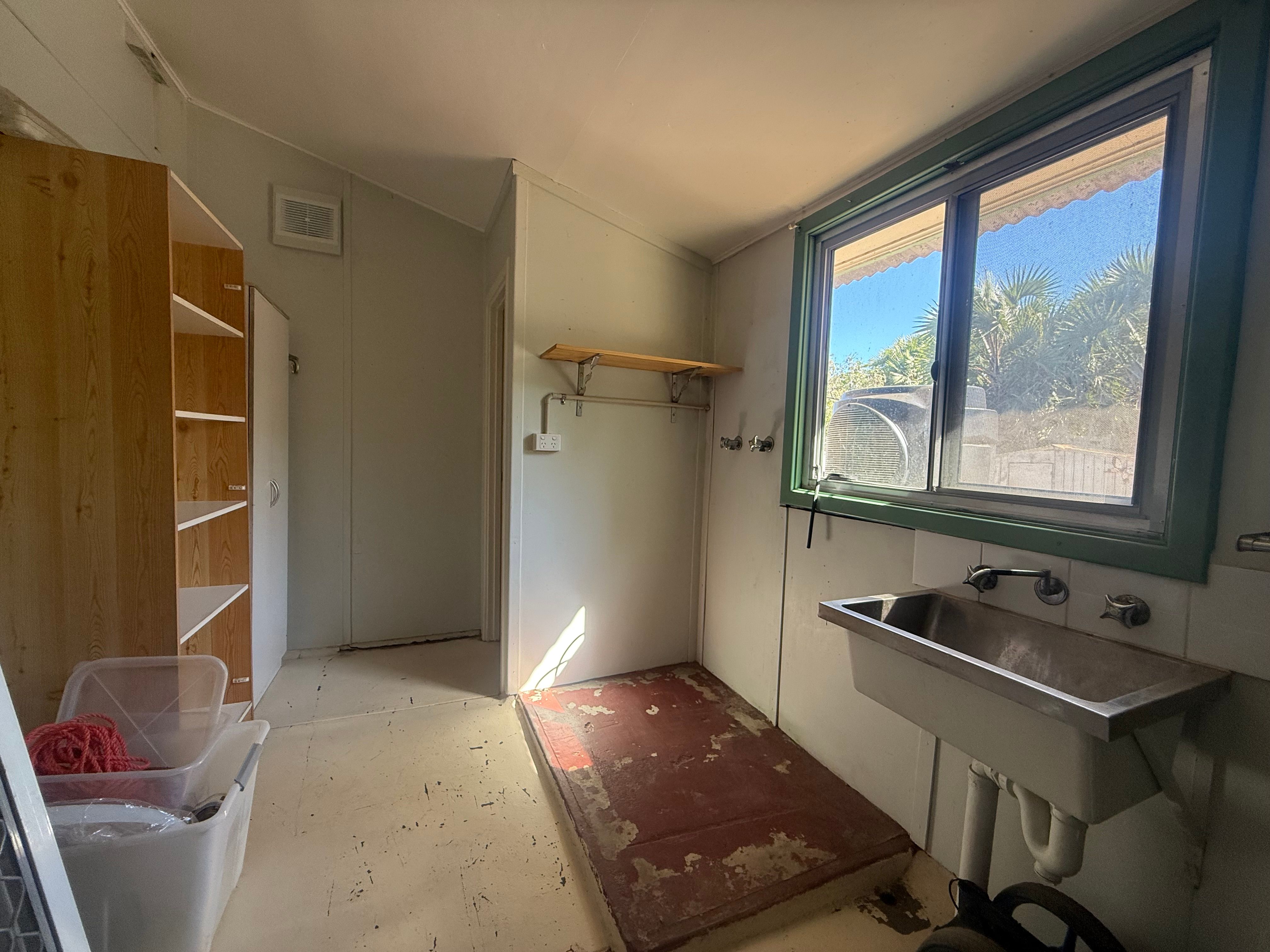 1 Van Emmerik Street — photo 11 of 18