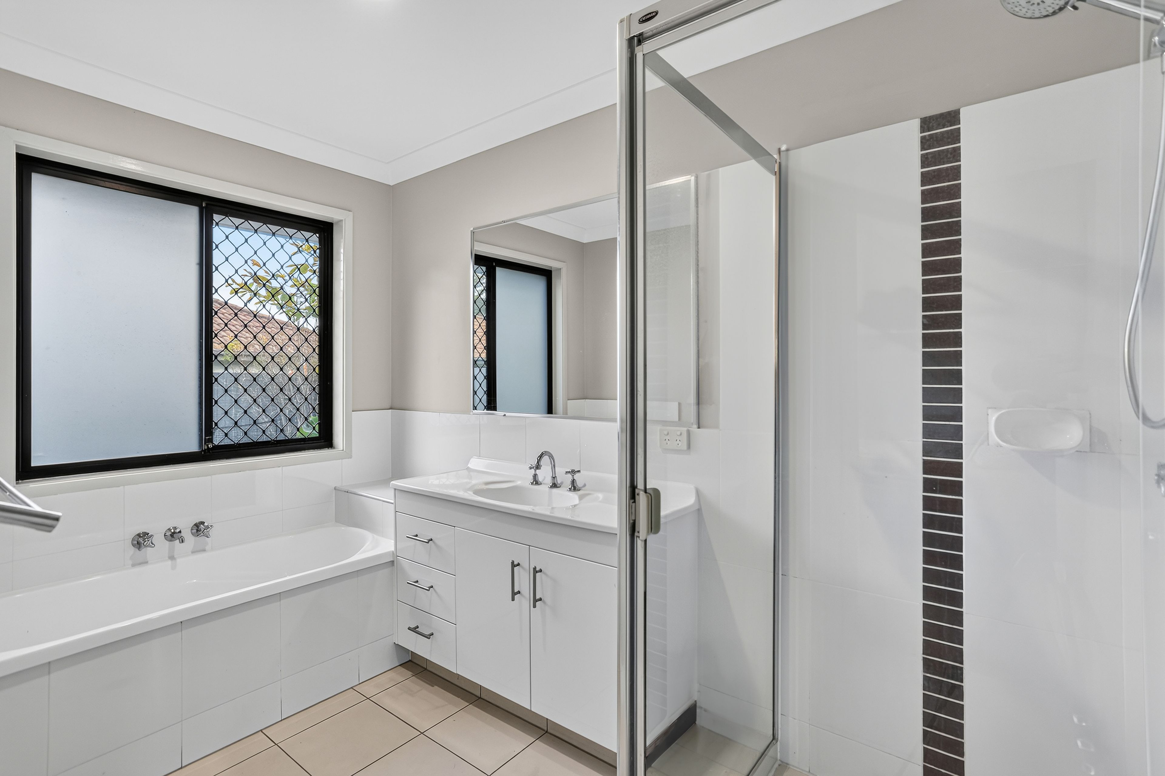 68 Wunburra Circle — photo 11 of 17