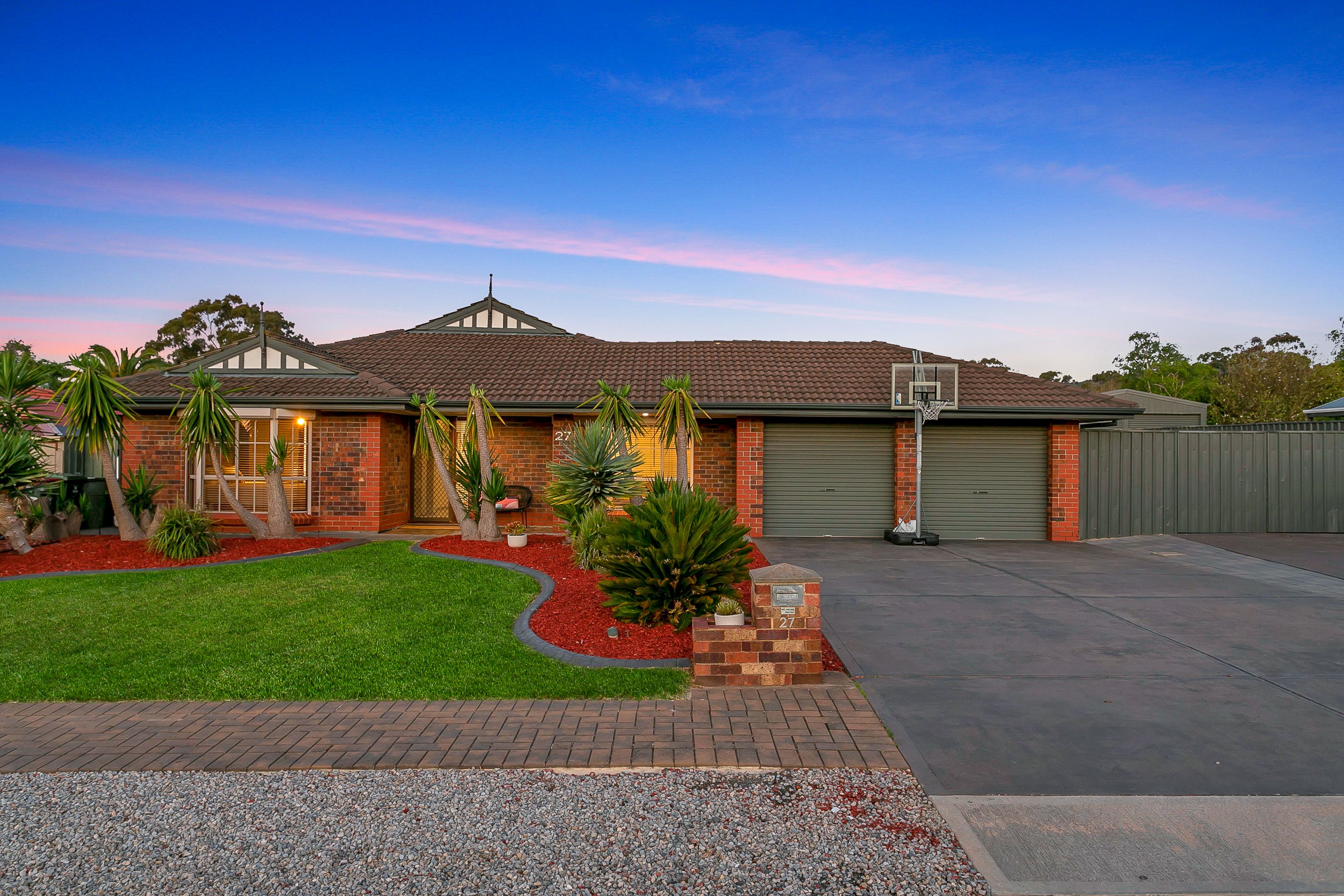 27 Arabian Drive, Woodcroft SA 5162