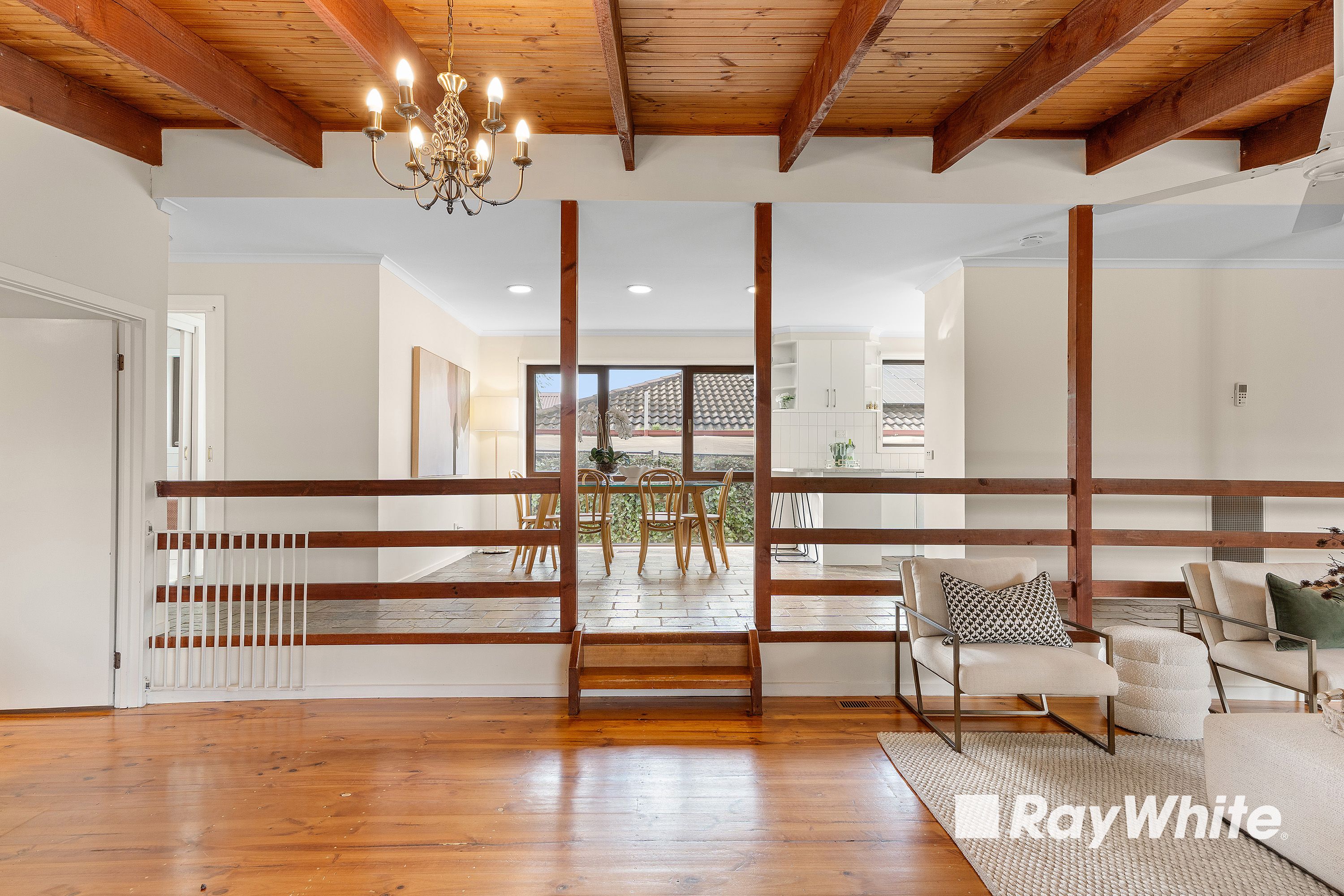 9 Helen Court — photo 3 of 23