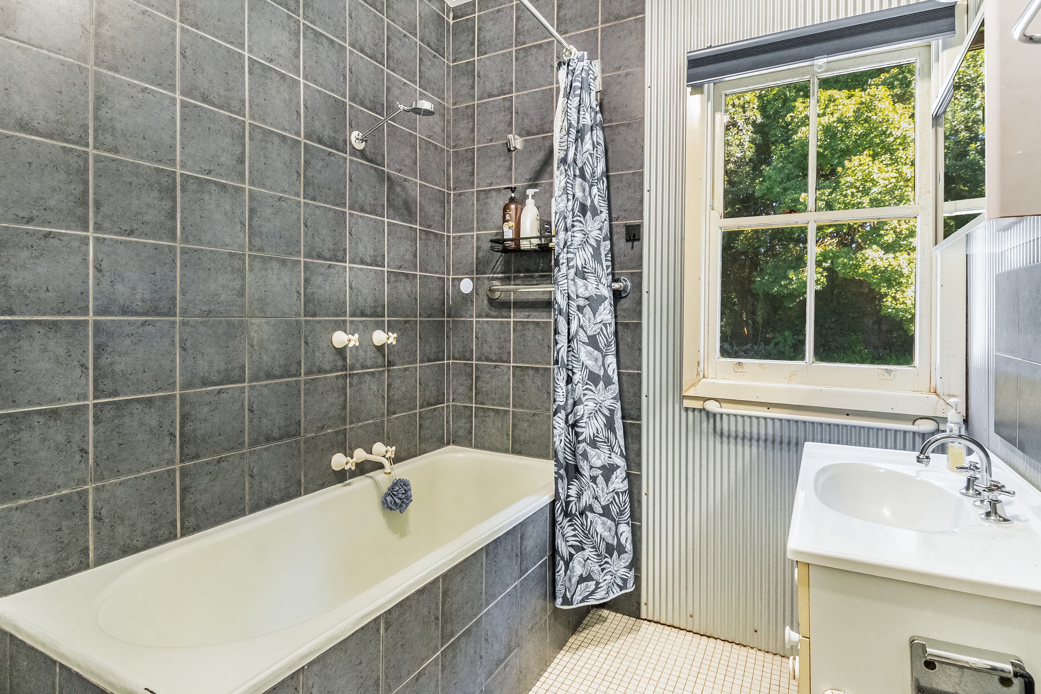 250 Dalwood Road — photo 9 of 19